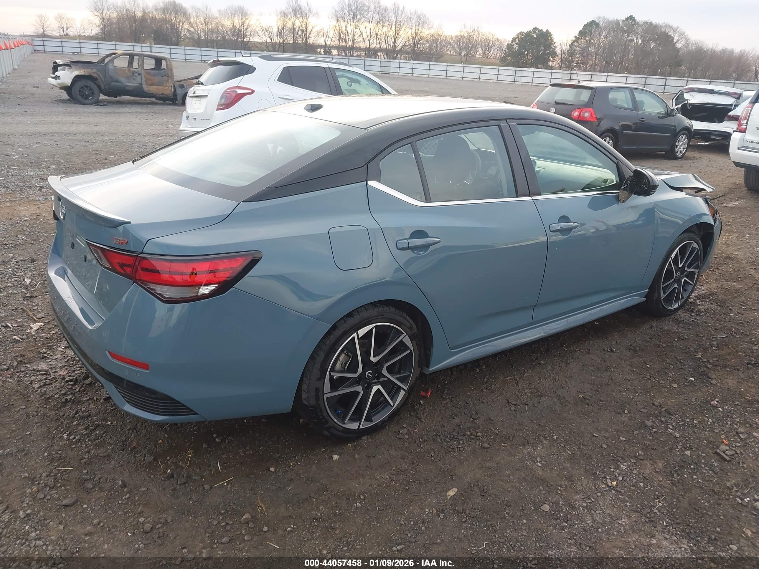 NISSAN SENTRA image 4