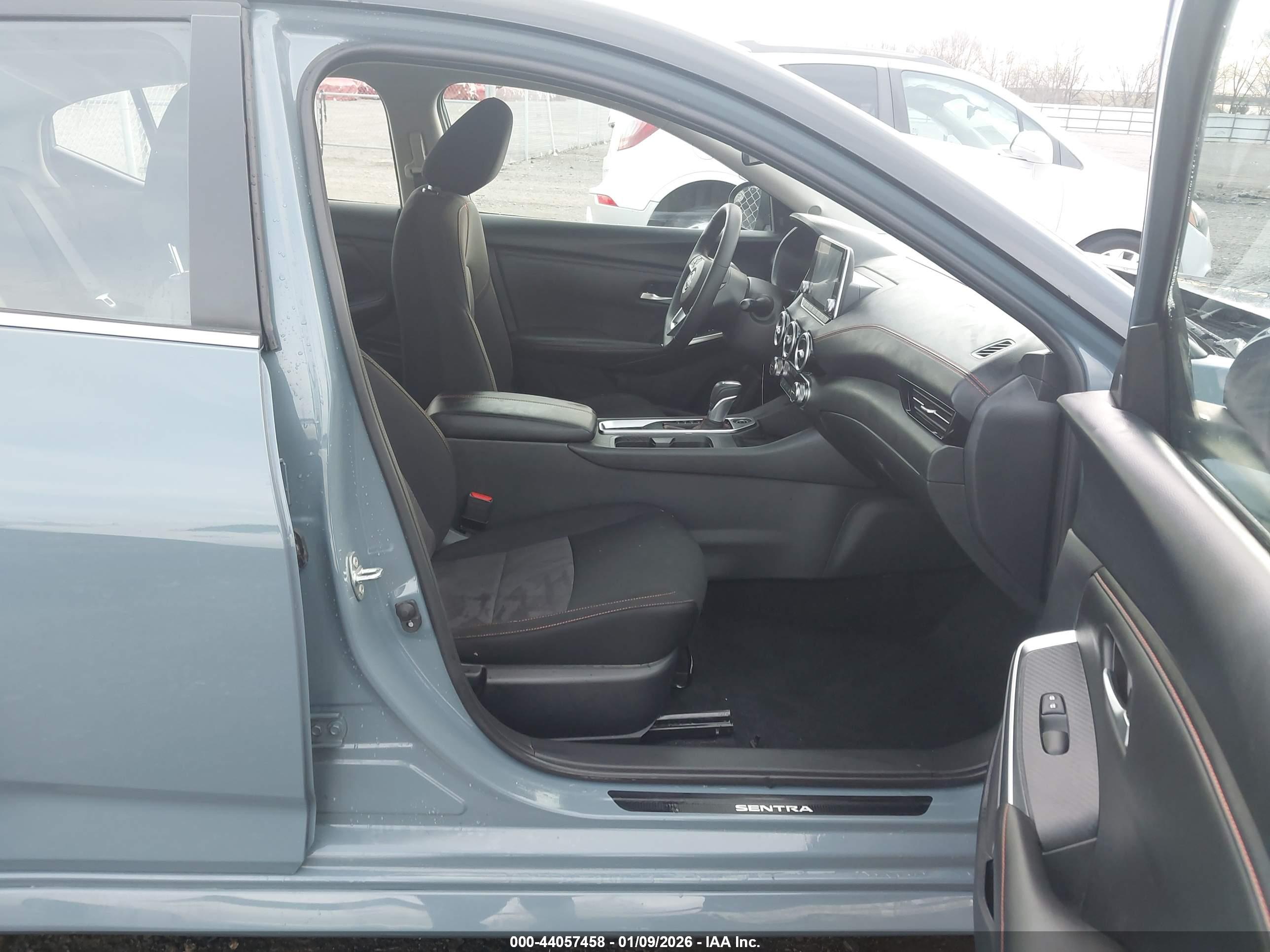 NISSAN SENTRA image 5