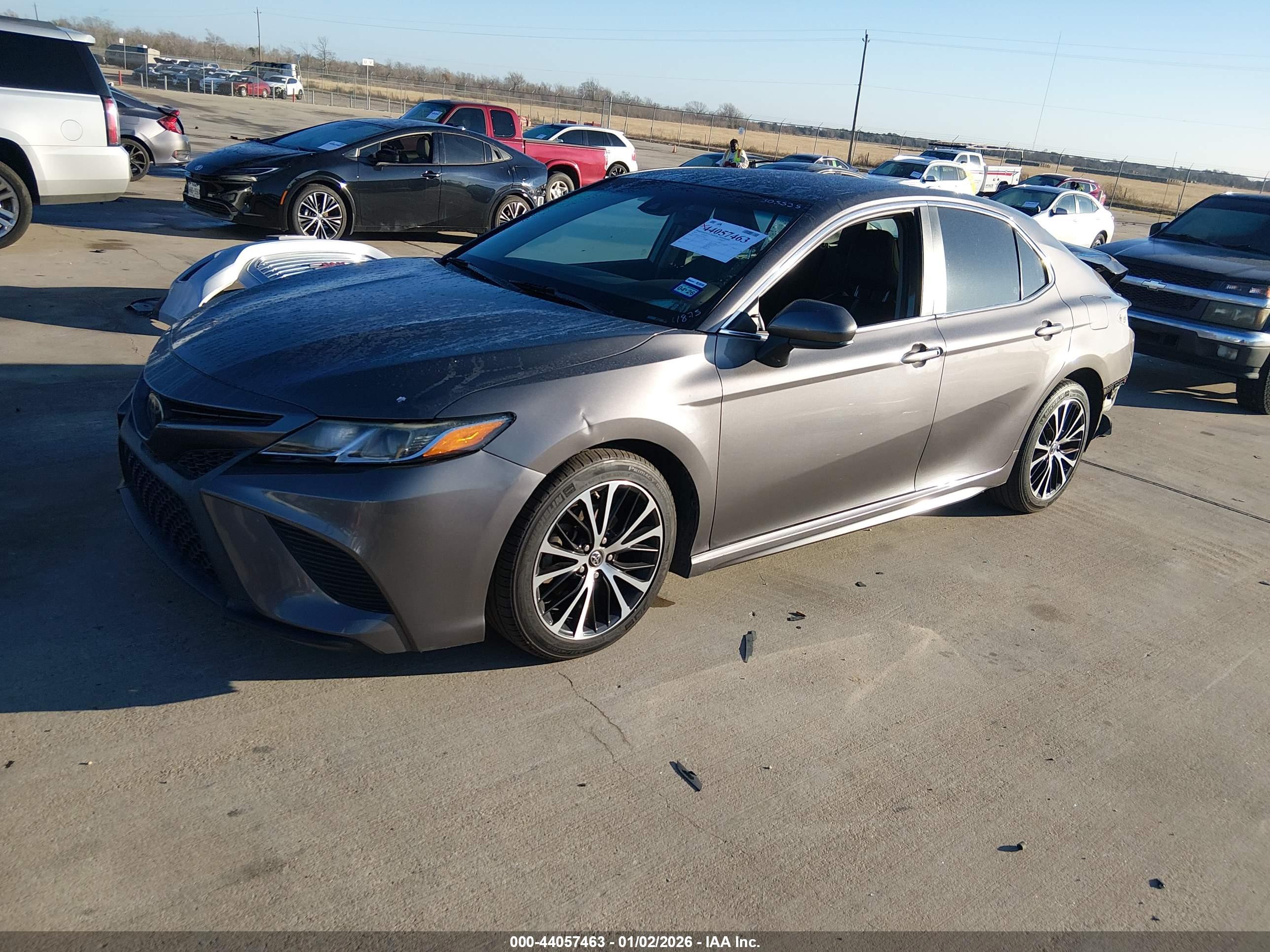 TOYOTA CAMRY image 2