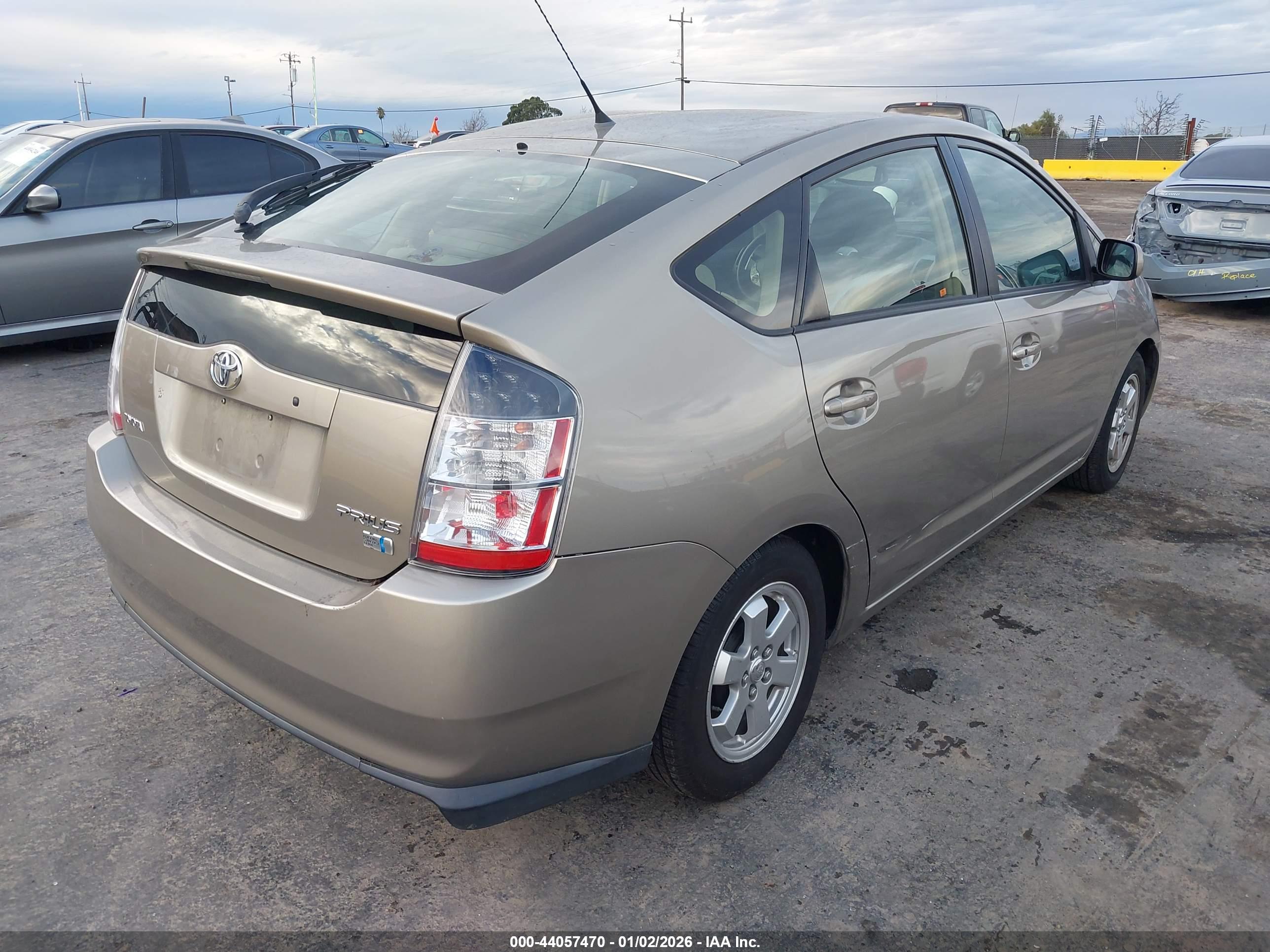 TOYOTA PRIUS image 4