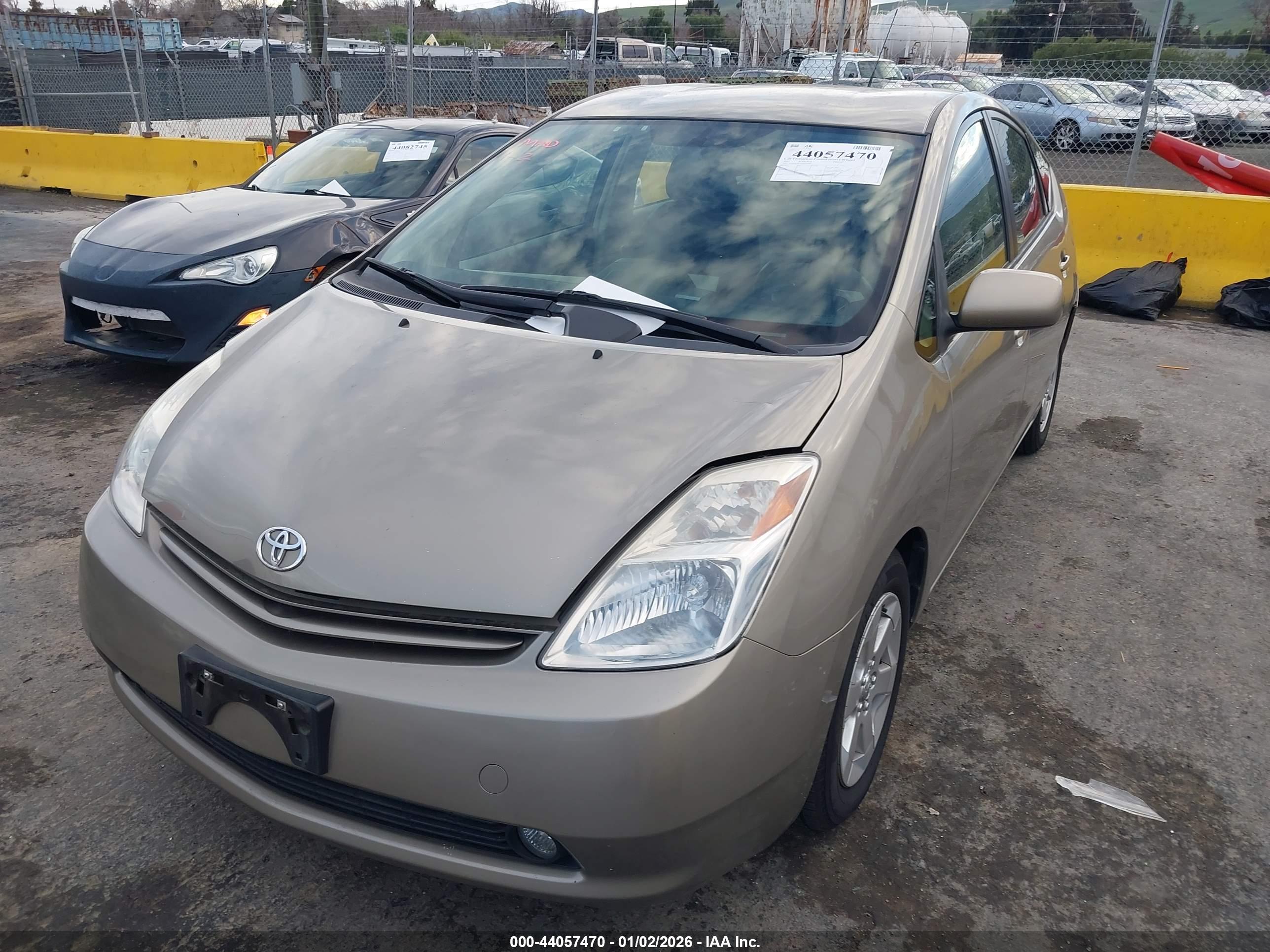 TOYOTA PRIUS image 6