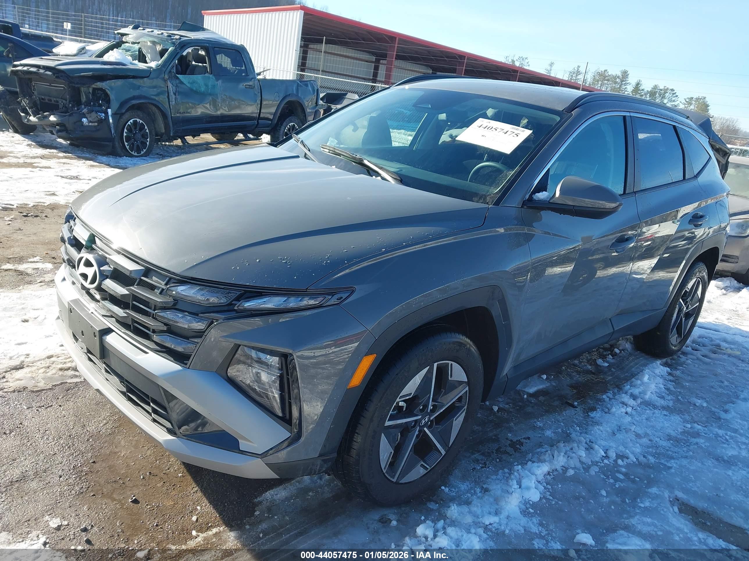 HYUNDAI TUCSON image 2