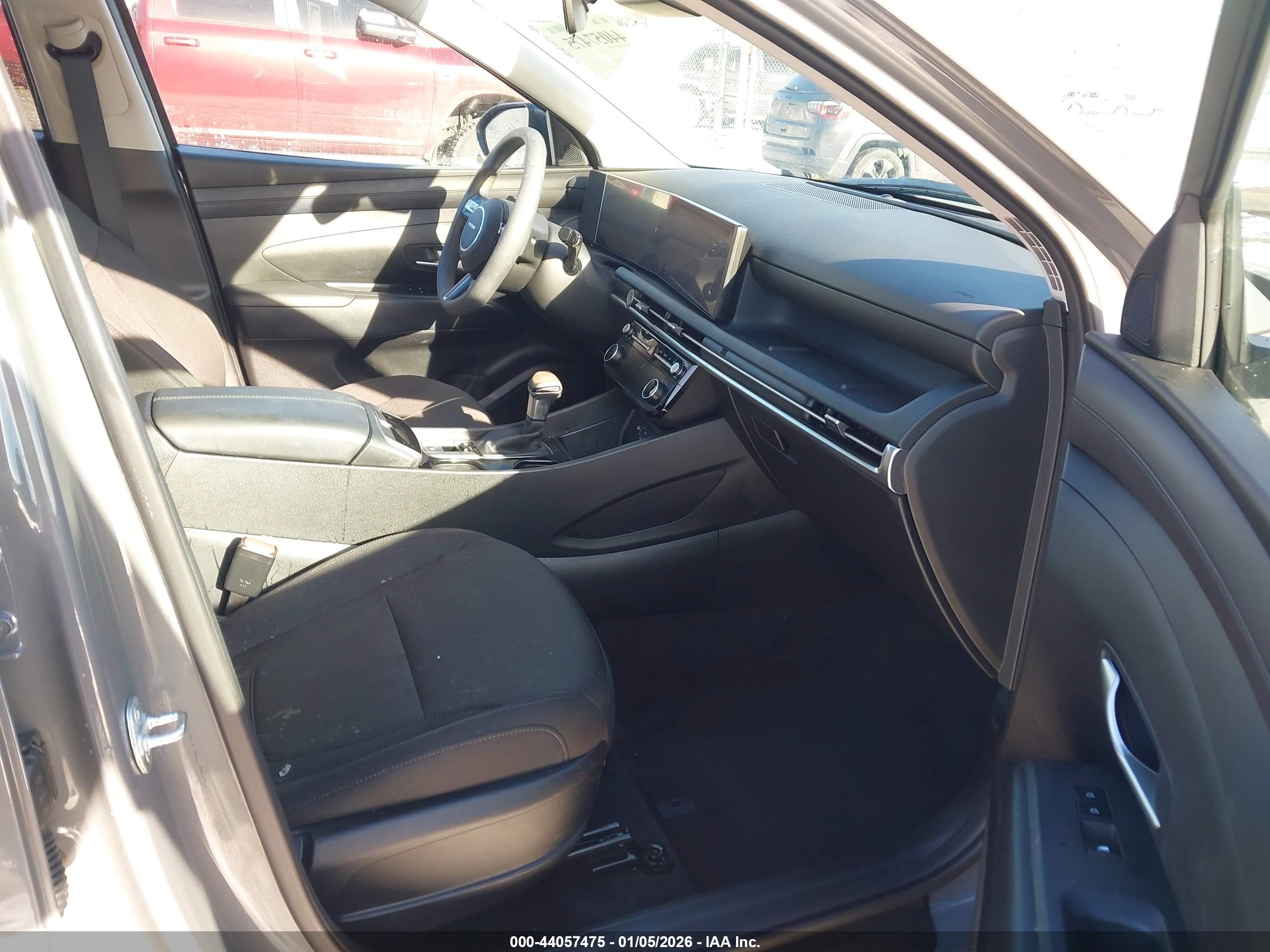 HYUNDAI TUCSON image 5