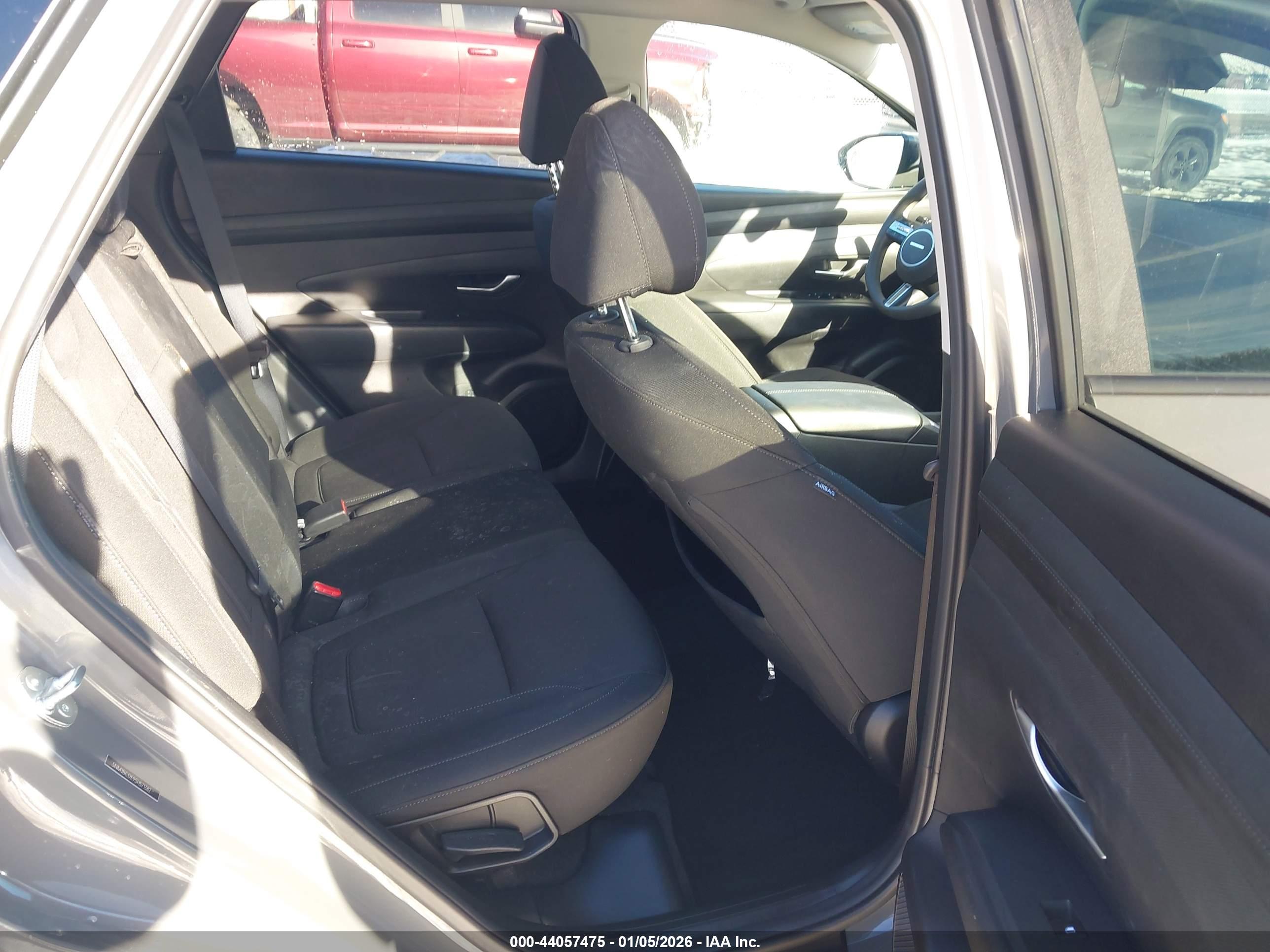 HYUNDAI TUCSON image 8