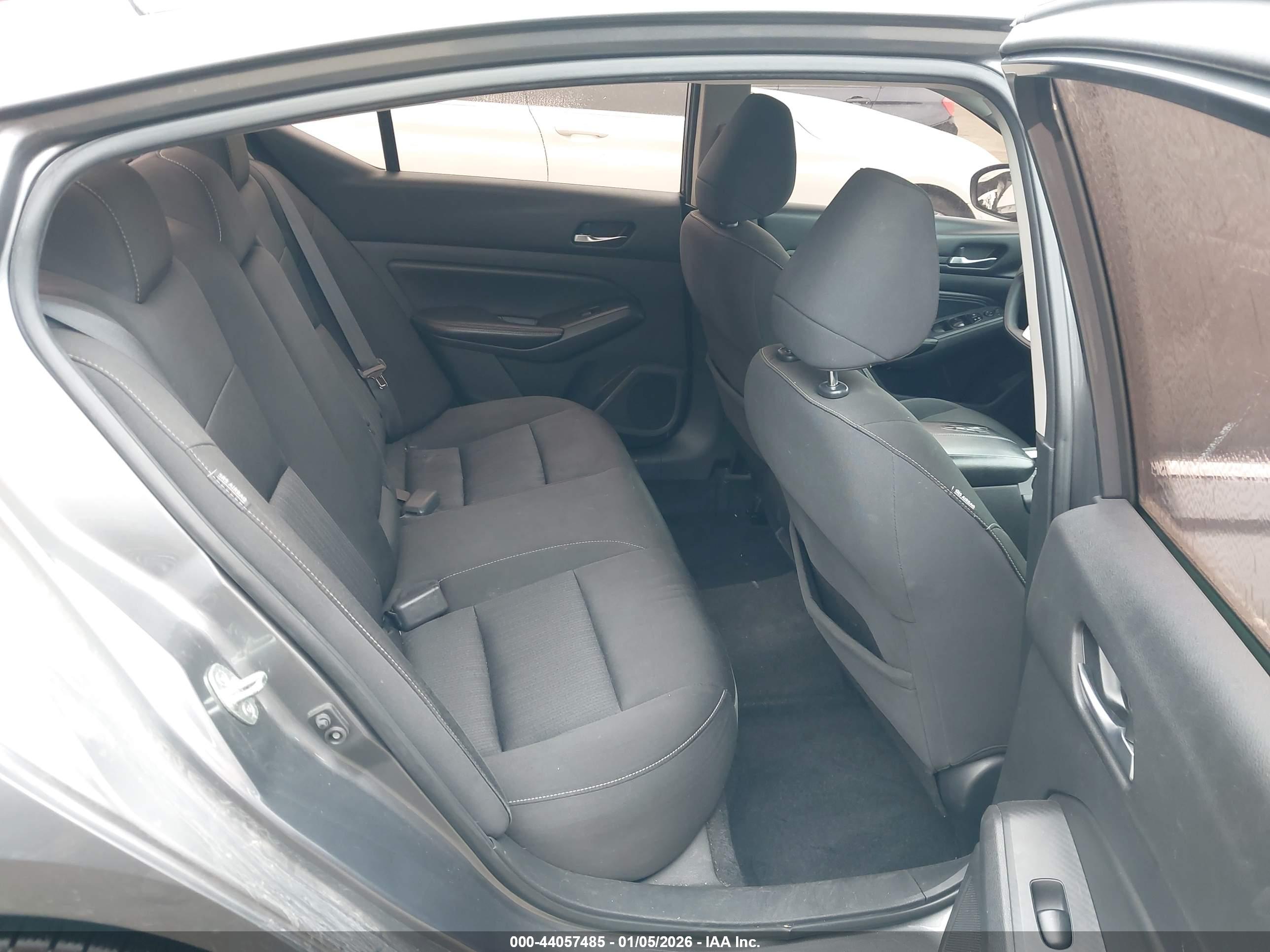 NISSAN ALTIMA image 8