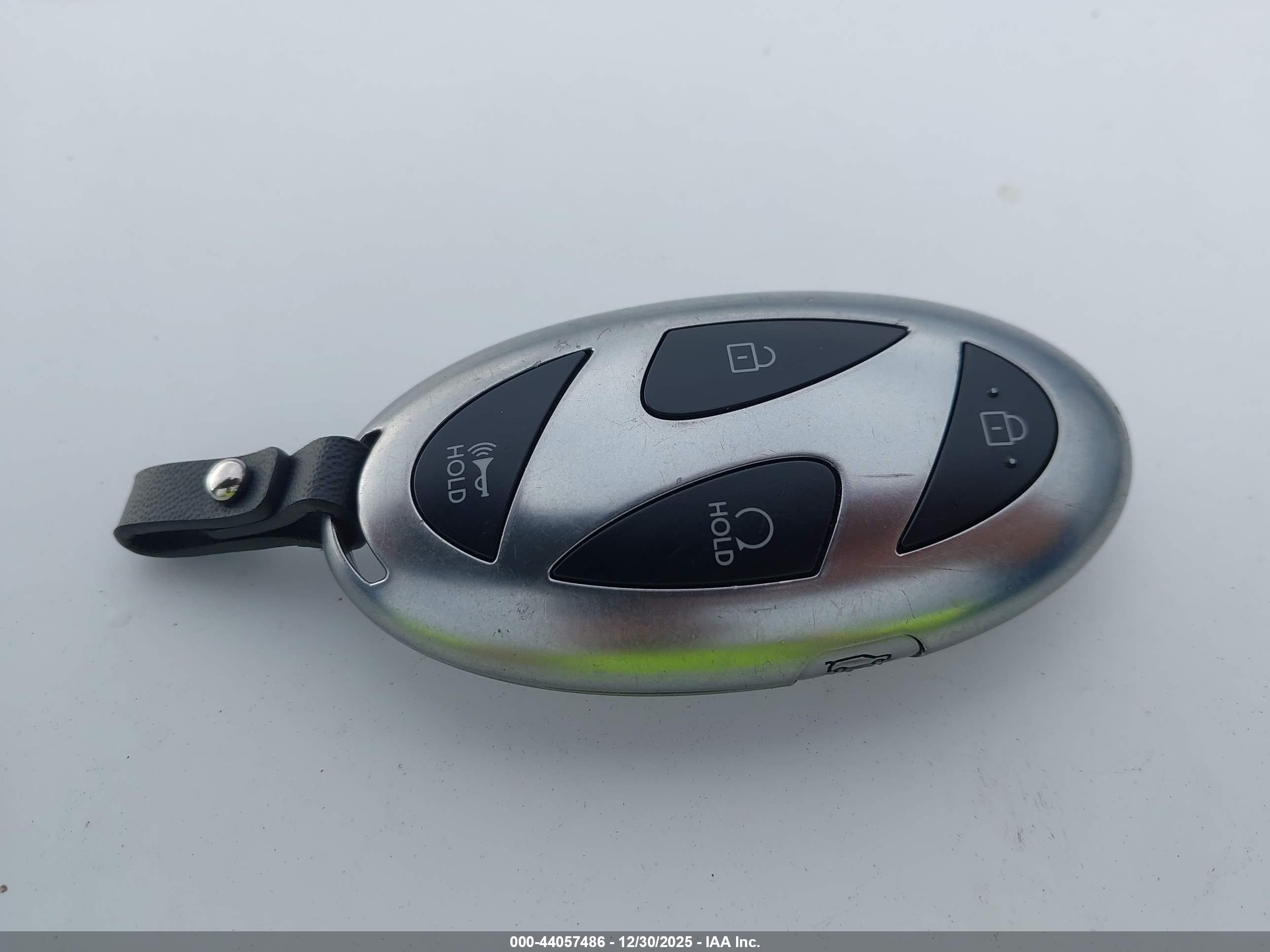 HYUNDAI SANTA image 11