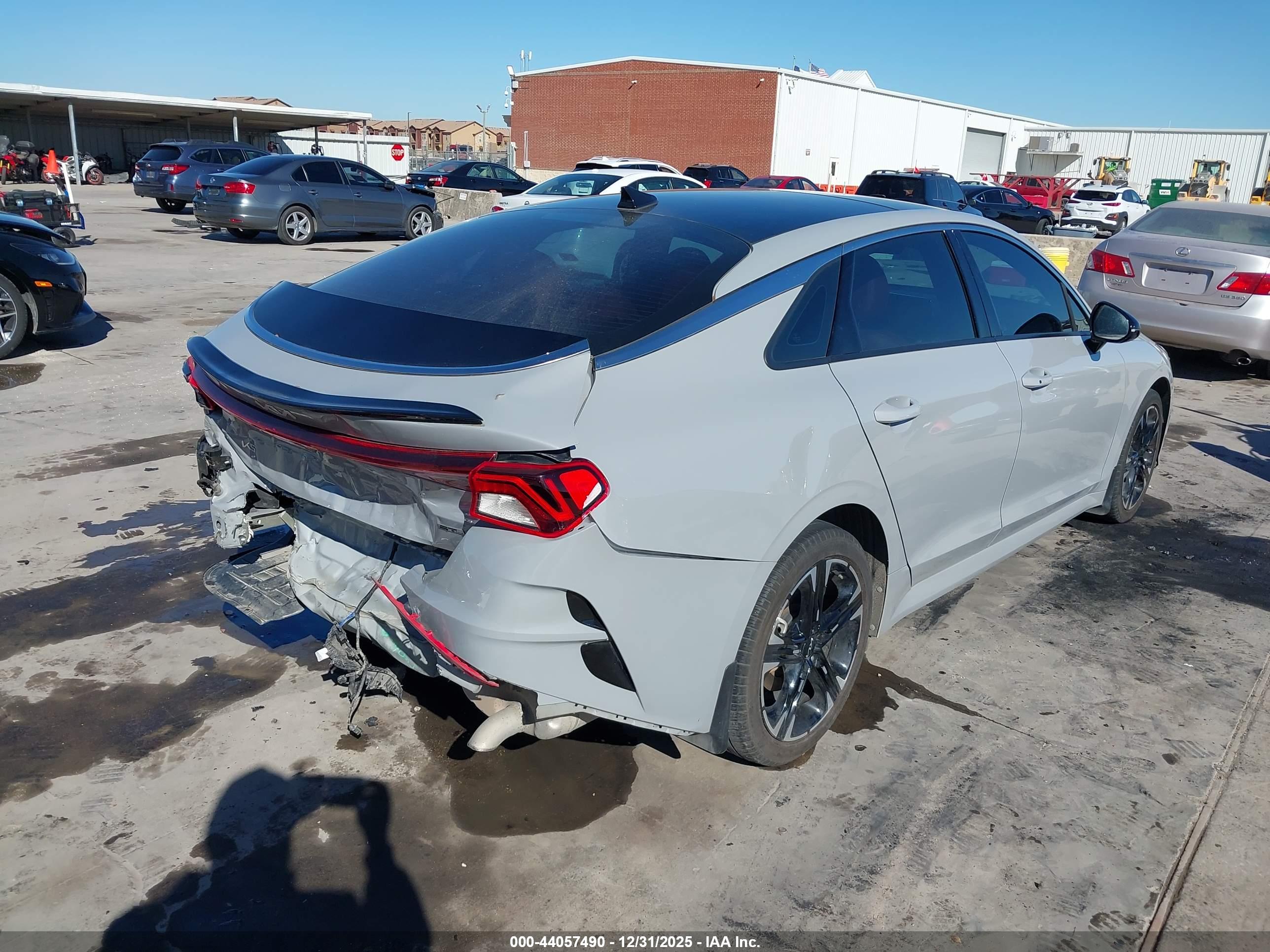 KIA K5 image 4