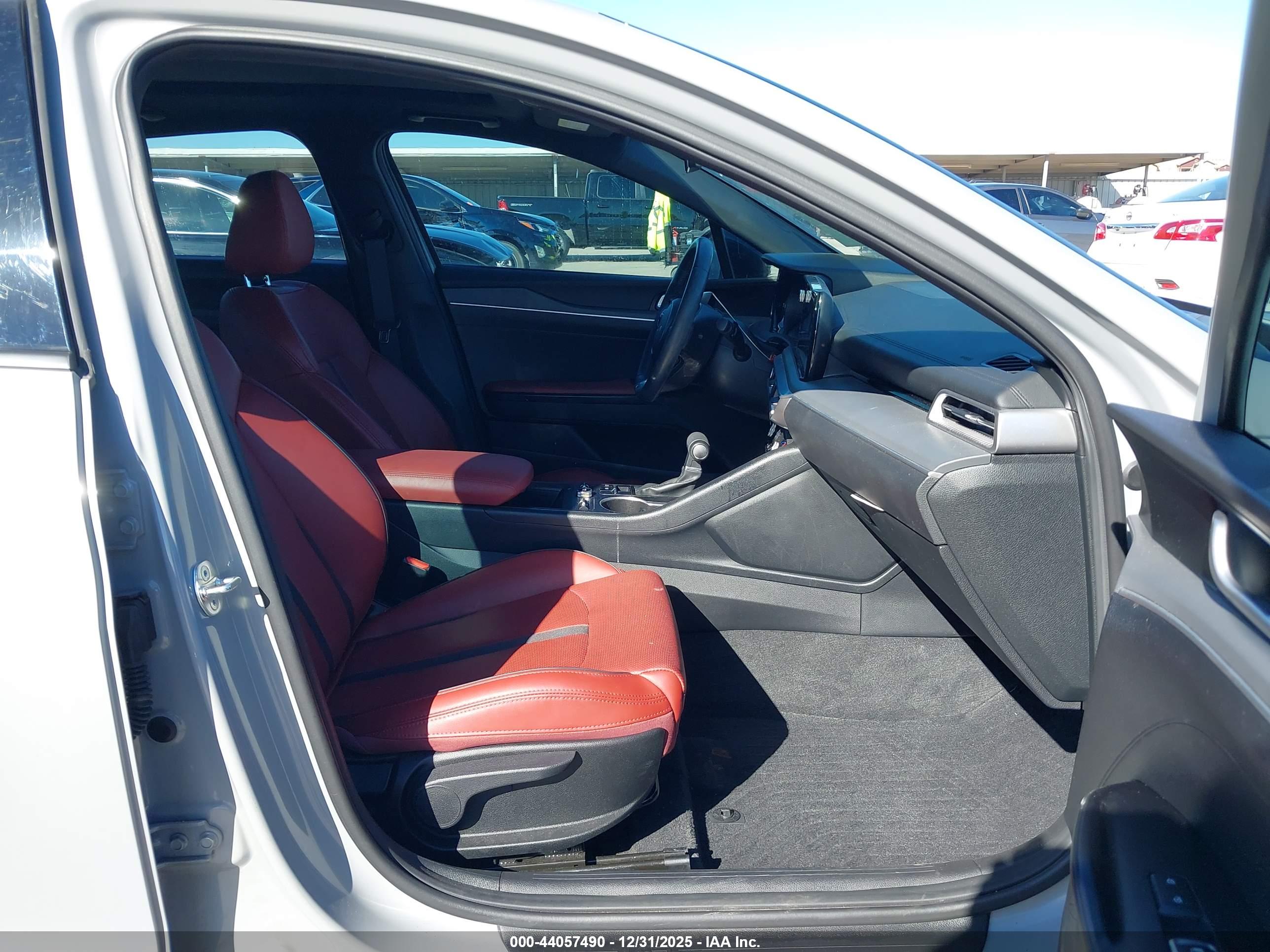 KIA K5 image 5