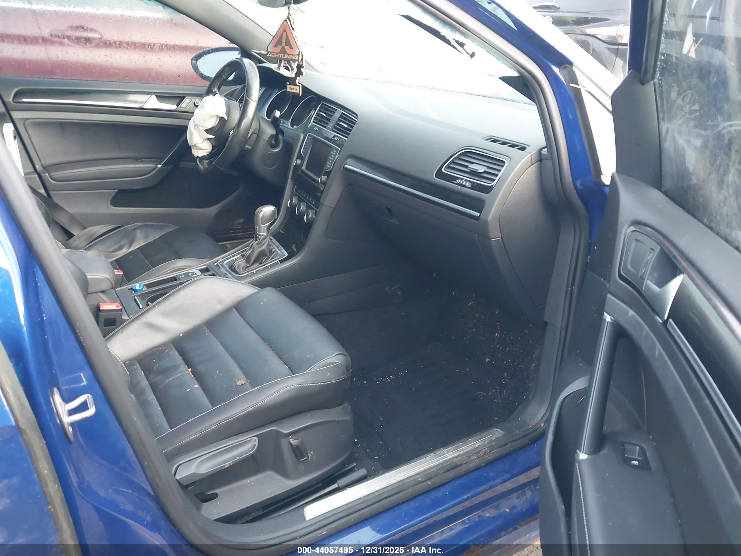 VOLKSWAGEN GOLF image 5