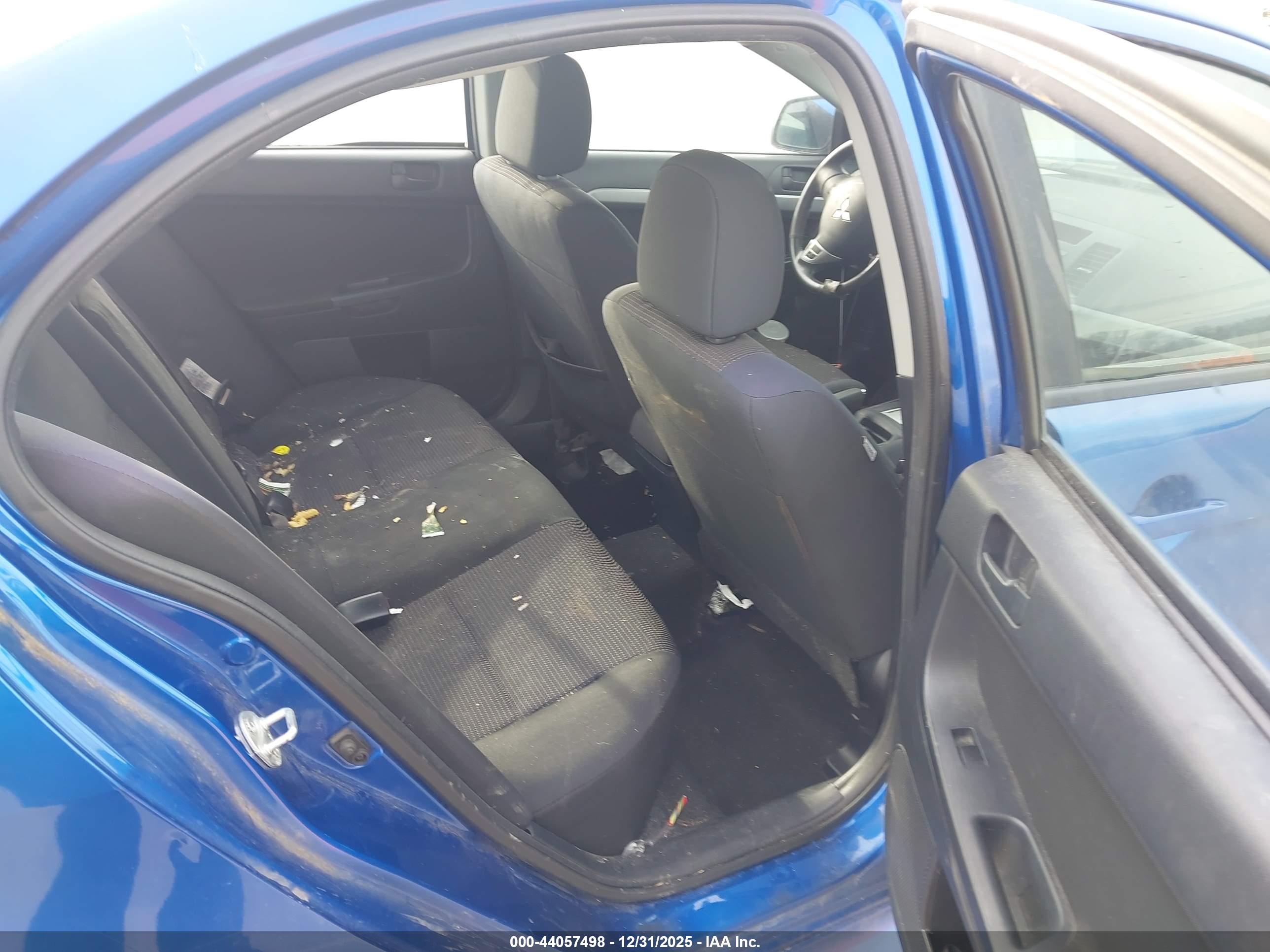 MITSUBISHI LANCER image 8