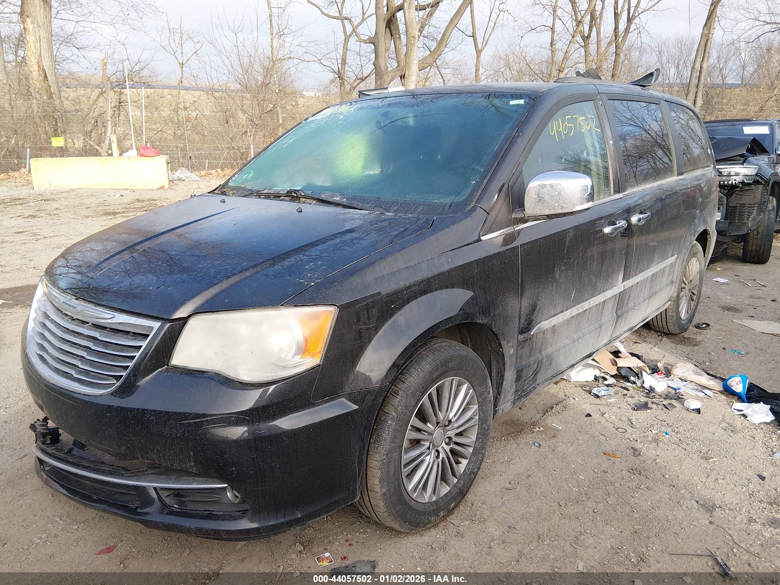 CHRYSLER TOWN image 2