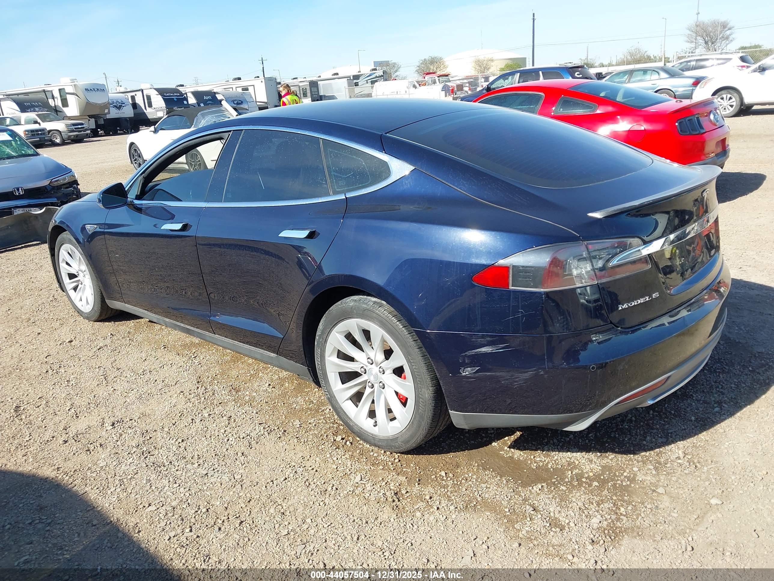 TESLA MODEL image 3
