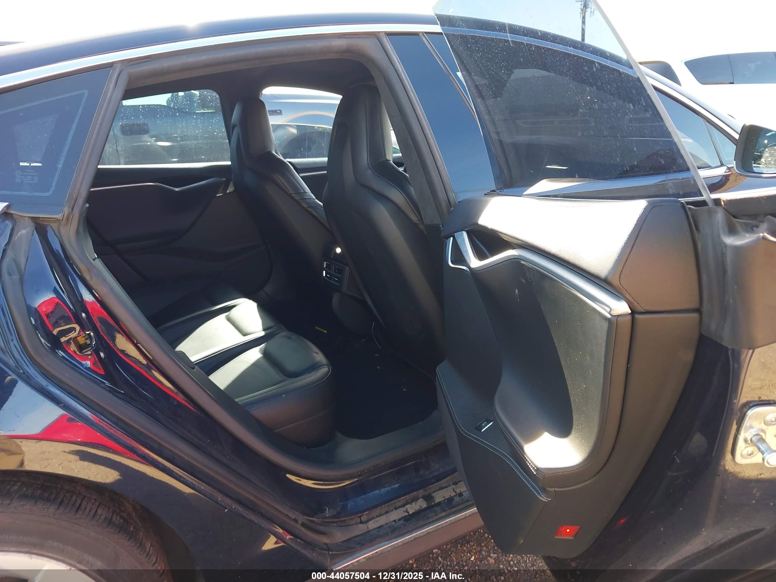 TESLA MODEL image 8