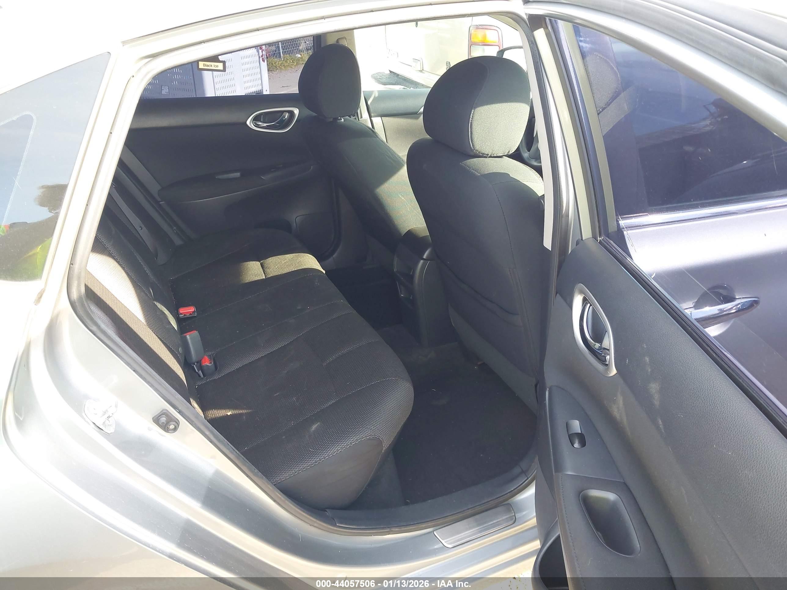 NISSAN SENTRA image 8