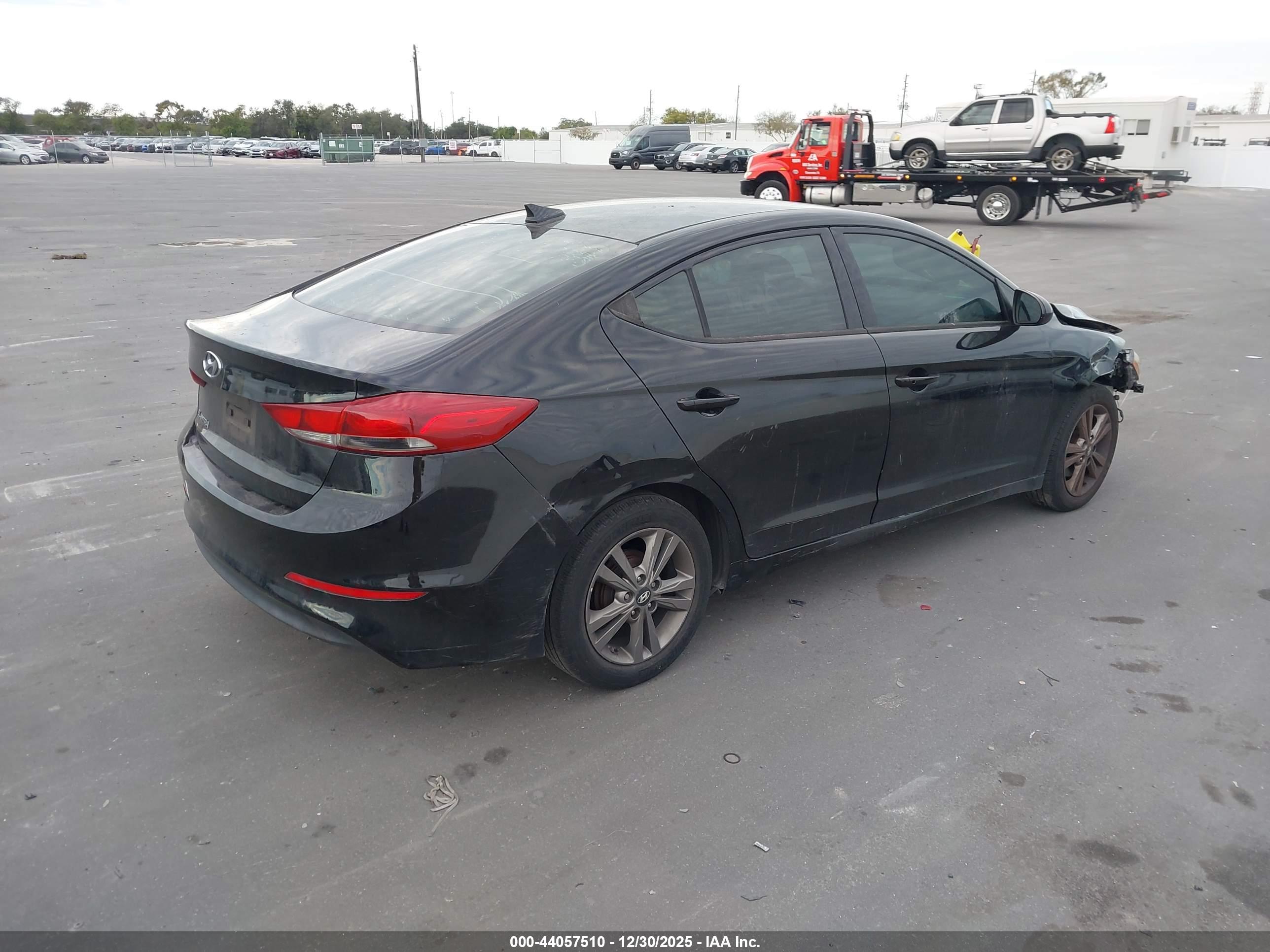 HYUNDAI ELANTRA image 4