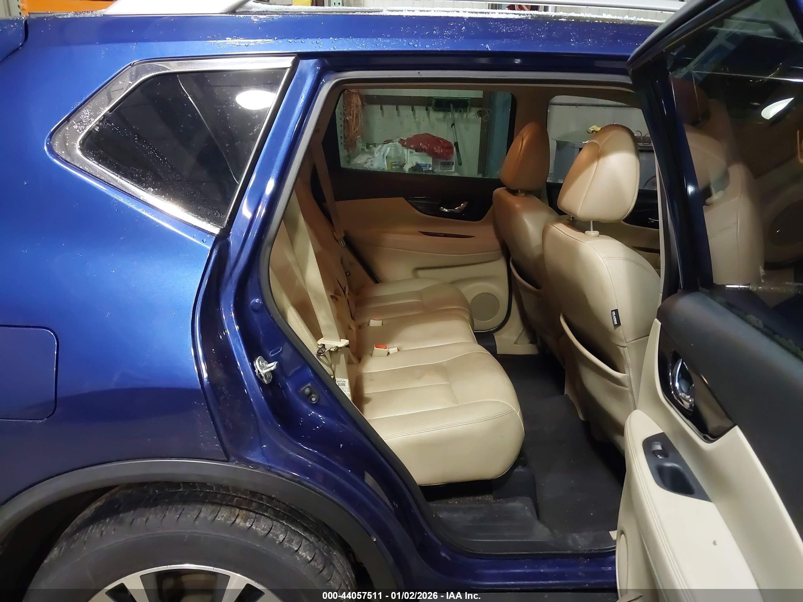 NISSAN ROGUE image 8
