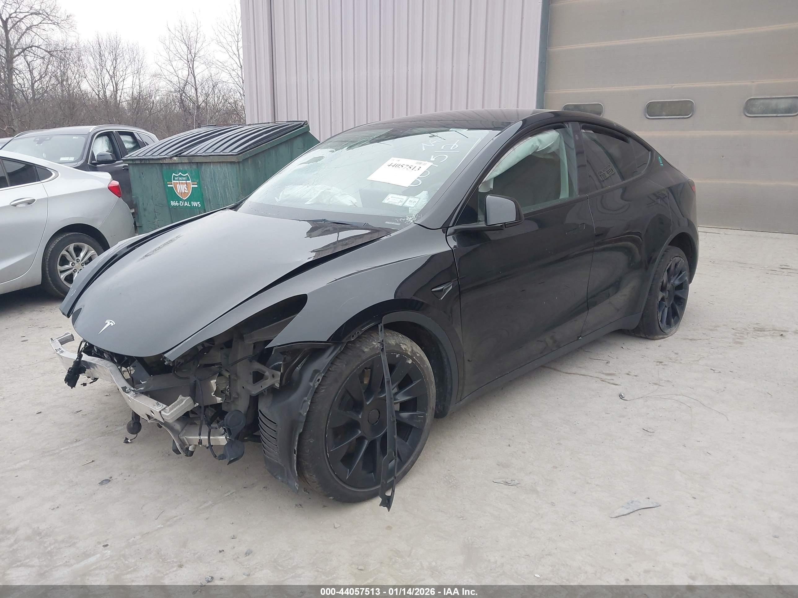 TESLA MODEL image 2