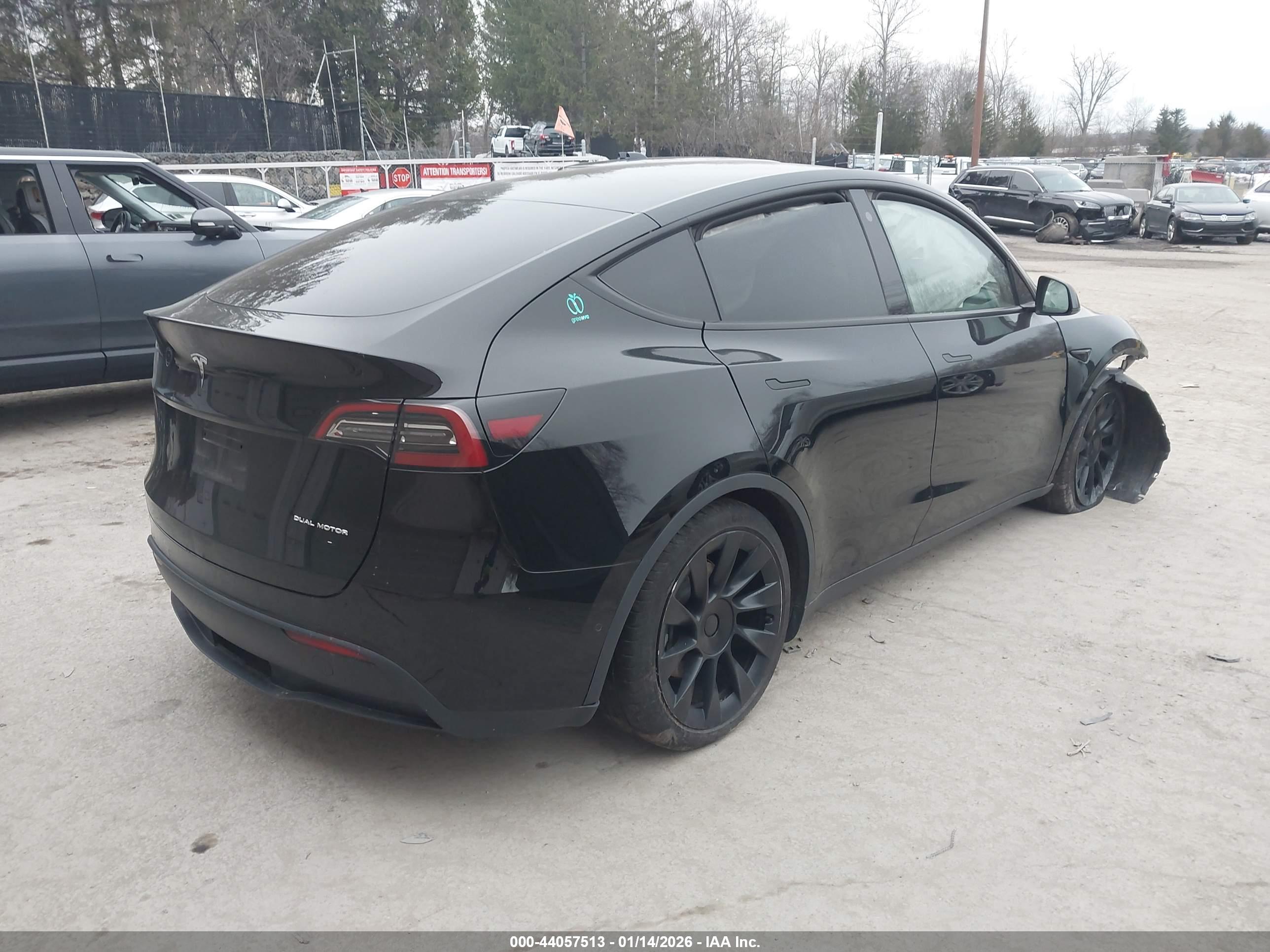 TESLA MODEL image 4