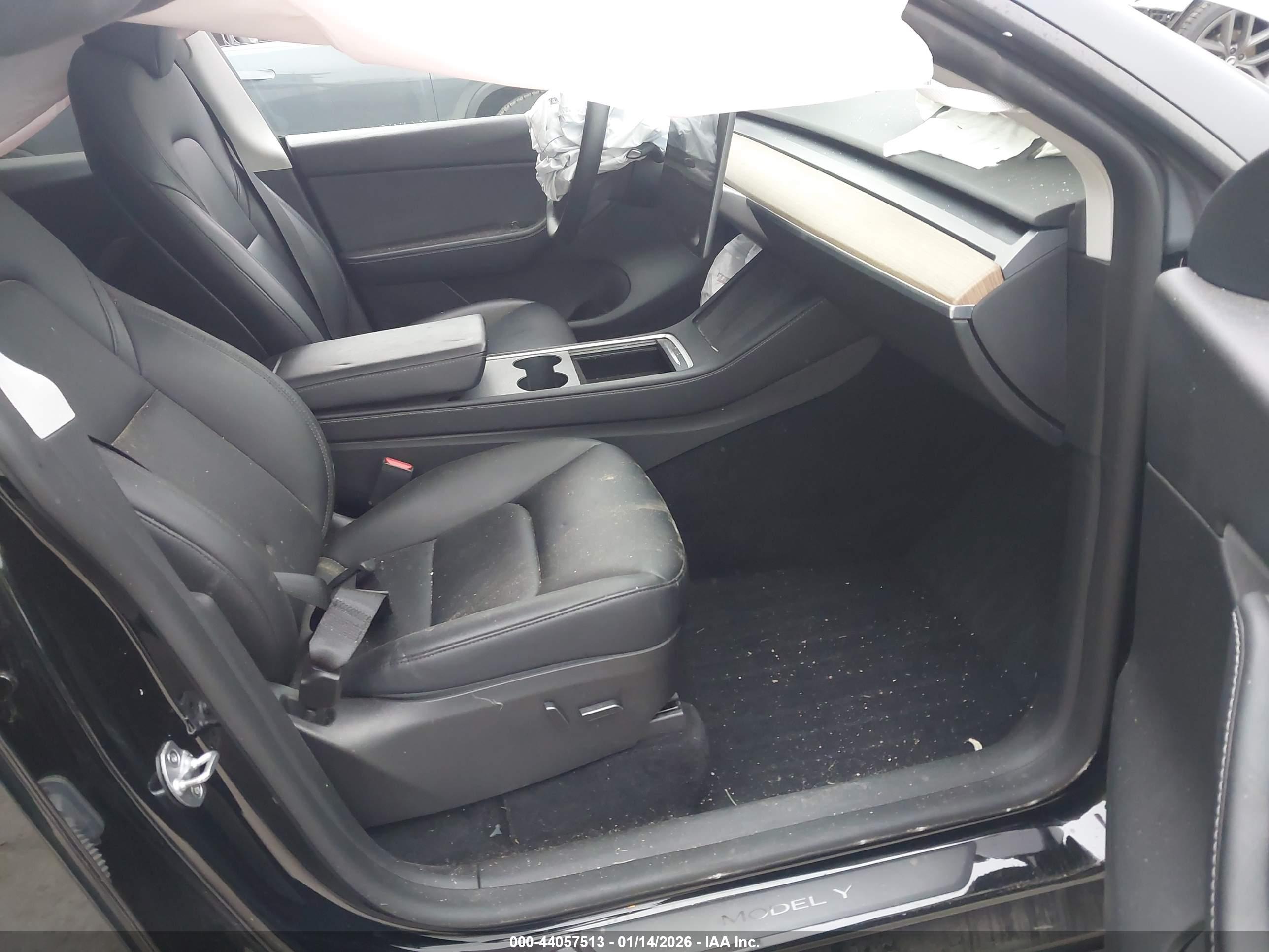 TESLA MODEL image 5