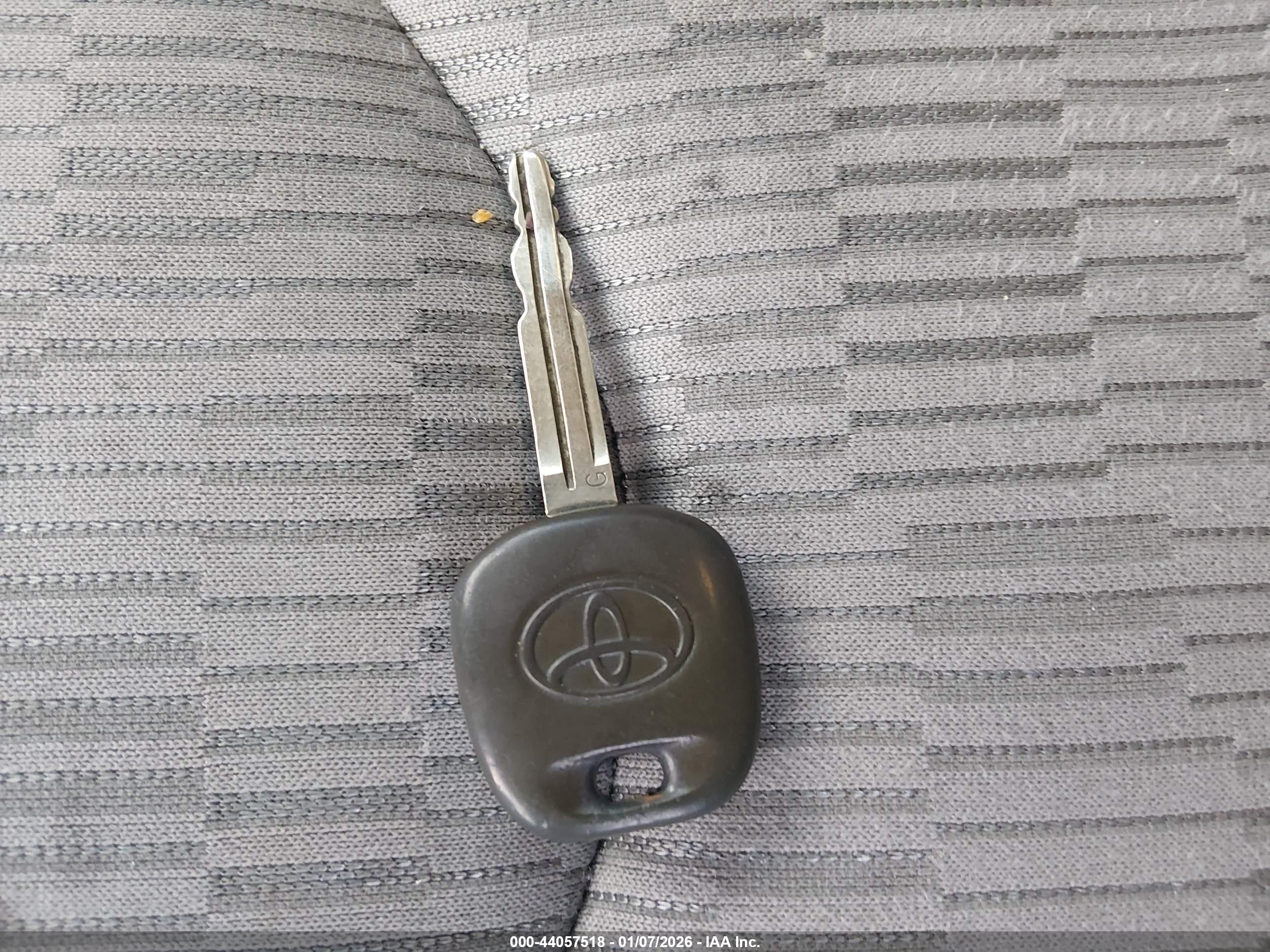TOYOTA RAV4 image 11