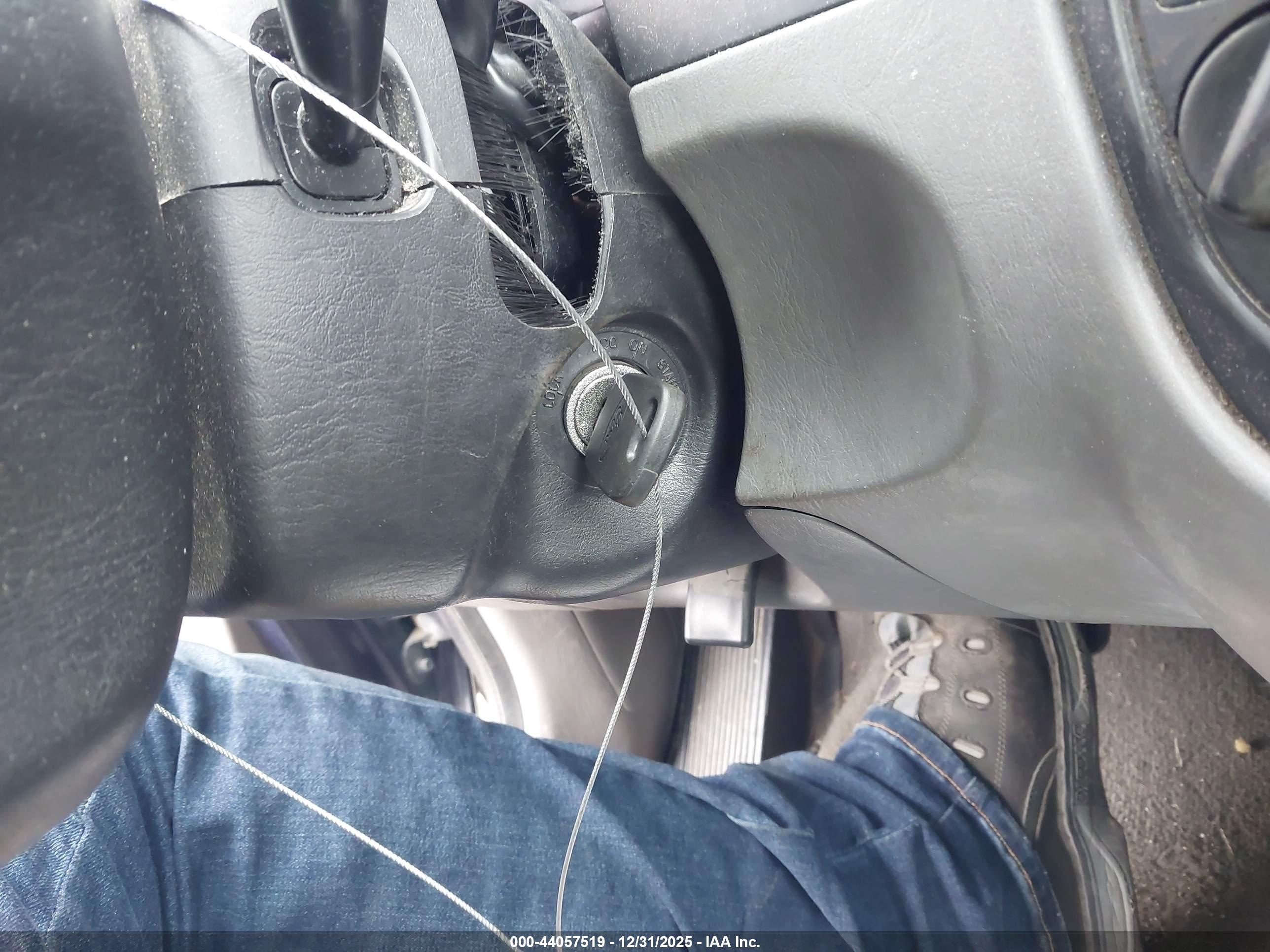 FORD ESCAPE image 11