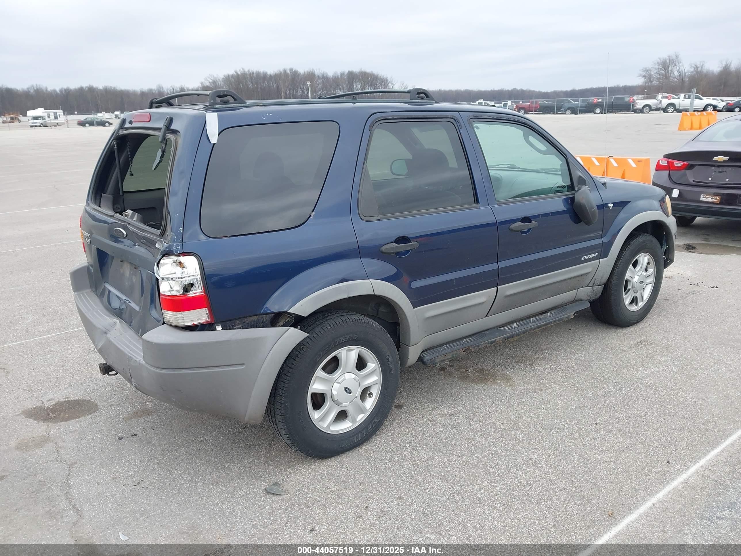 FORD ESCAPE image 4
