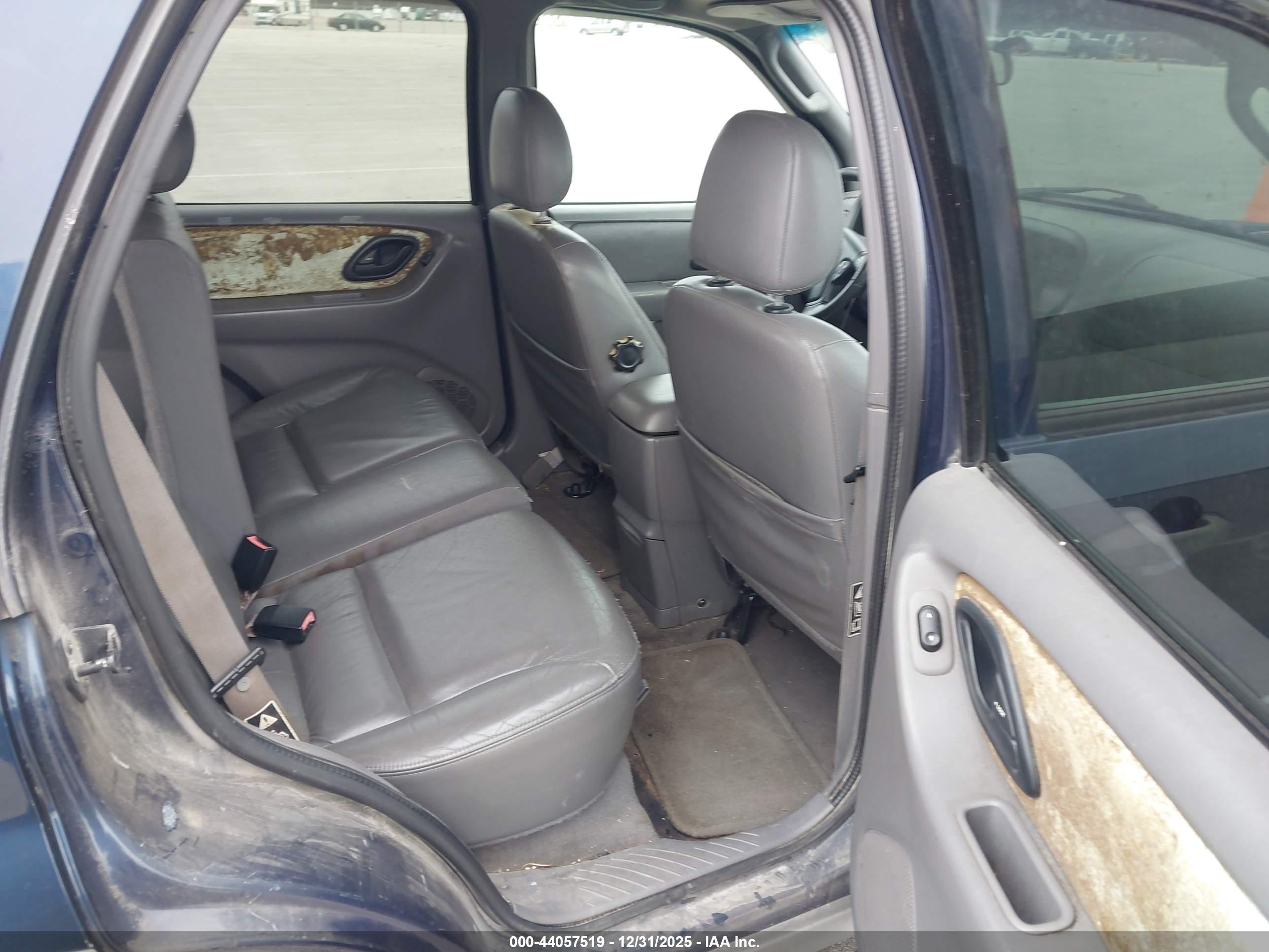 FORD ESCAPE image 8