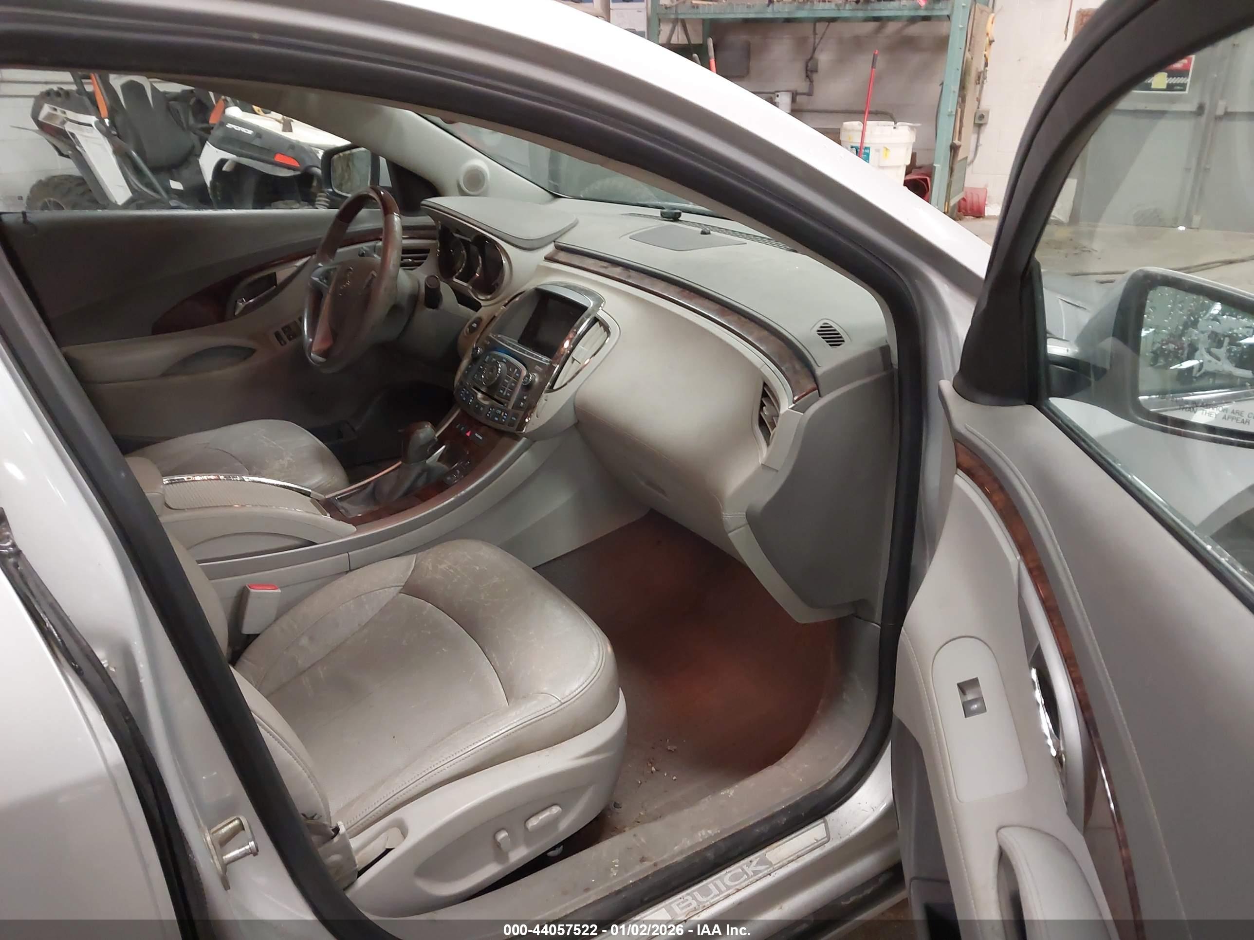BUICK LACROSSE image 5
