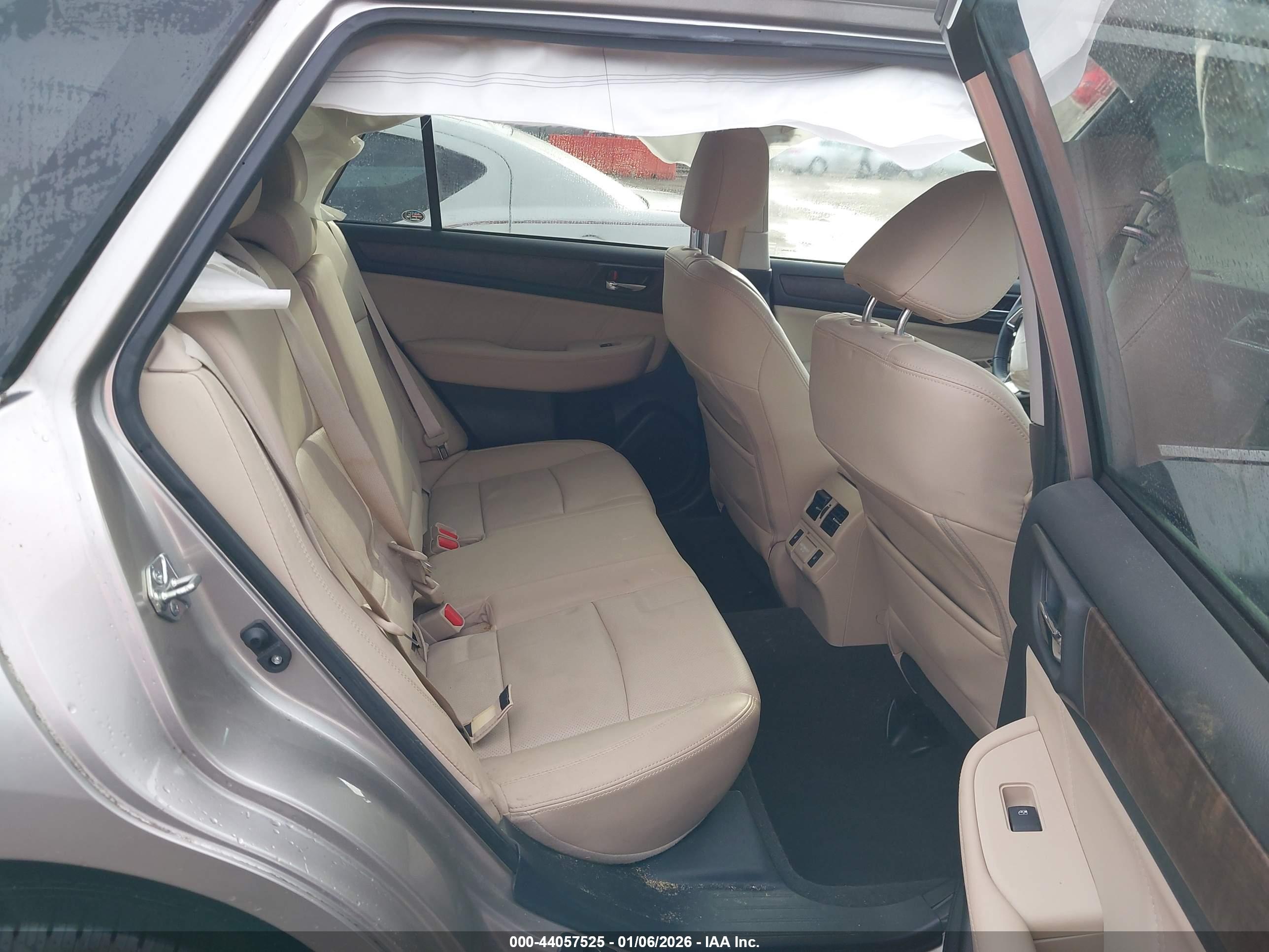 SUBARU OUTBACK image 8