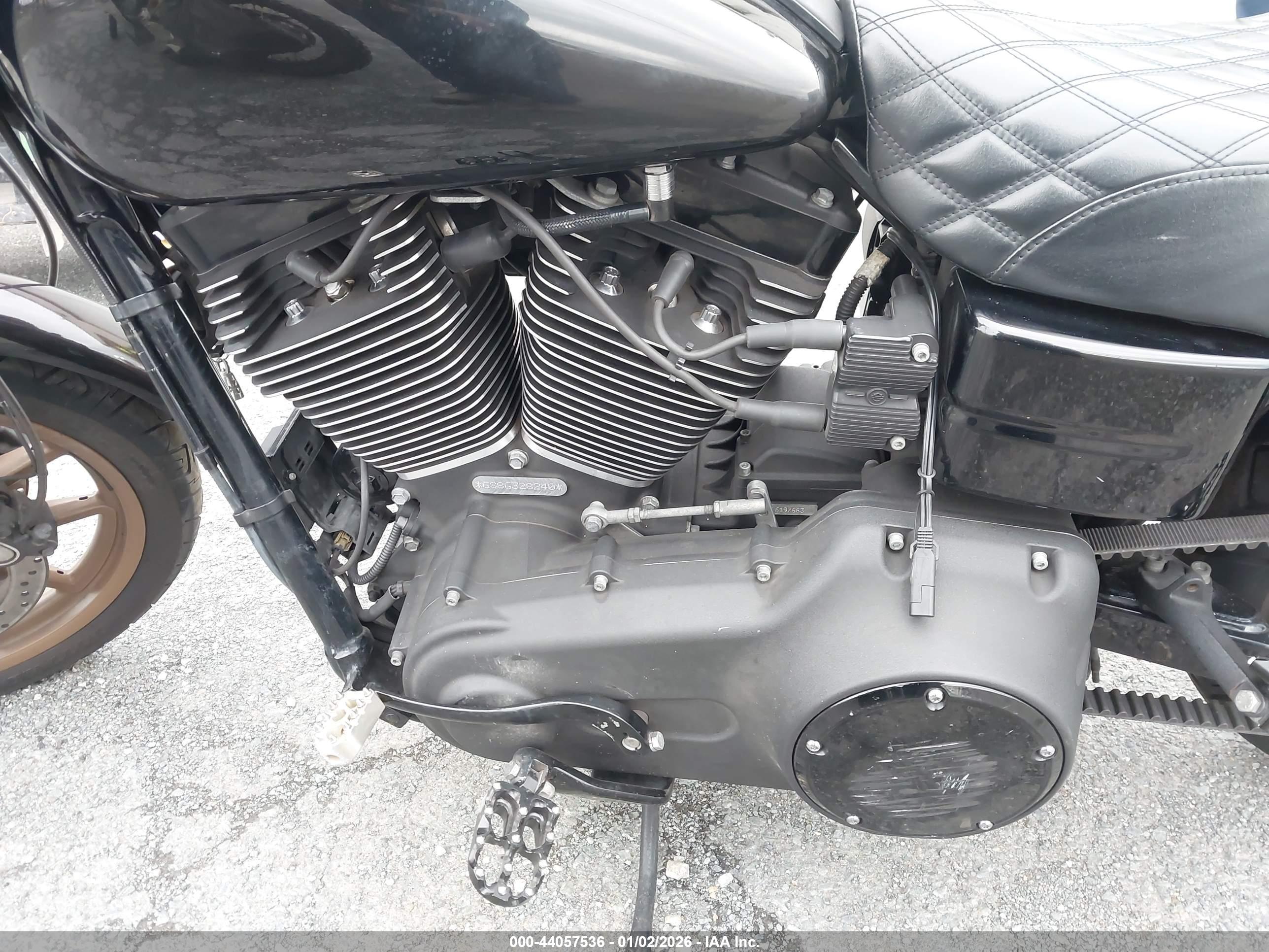 HARLEY-DAVIDSON FXDLS image 9