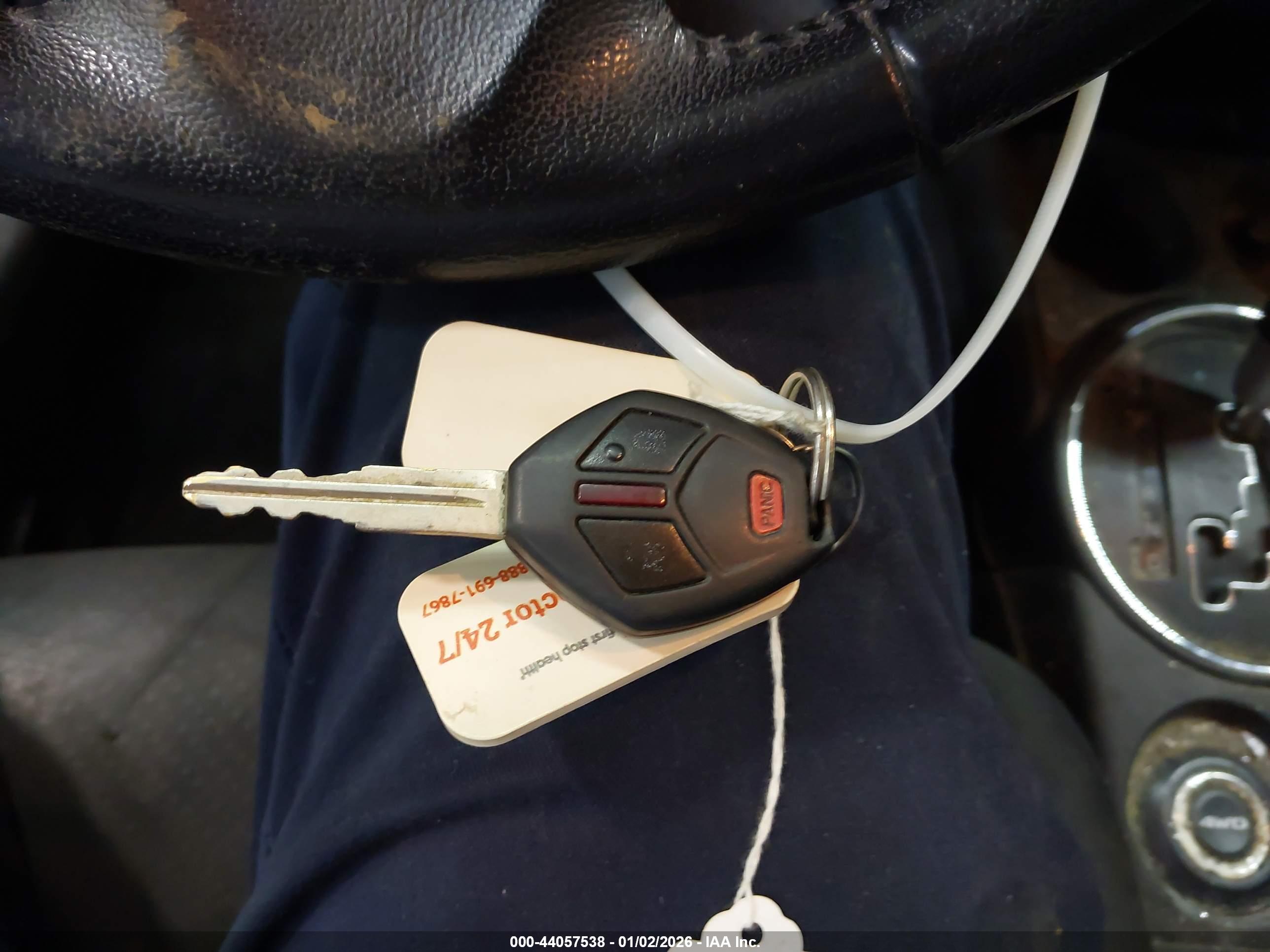 MITSUBISHI OUTLANDER image 11
