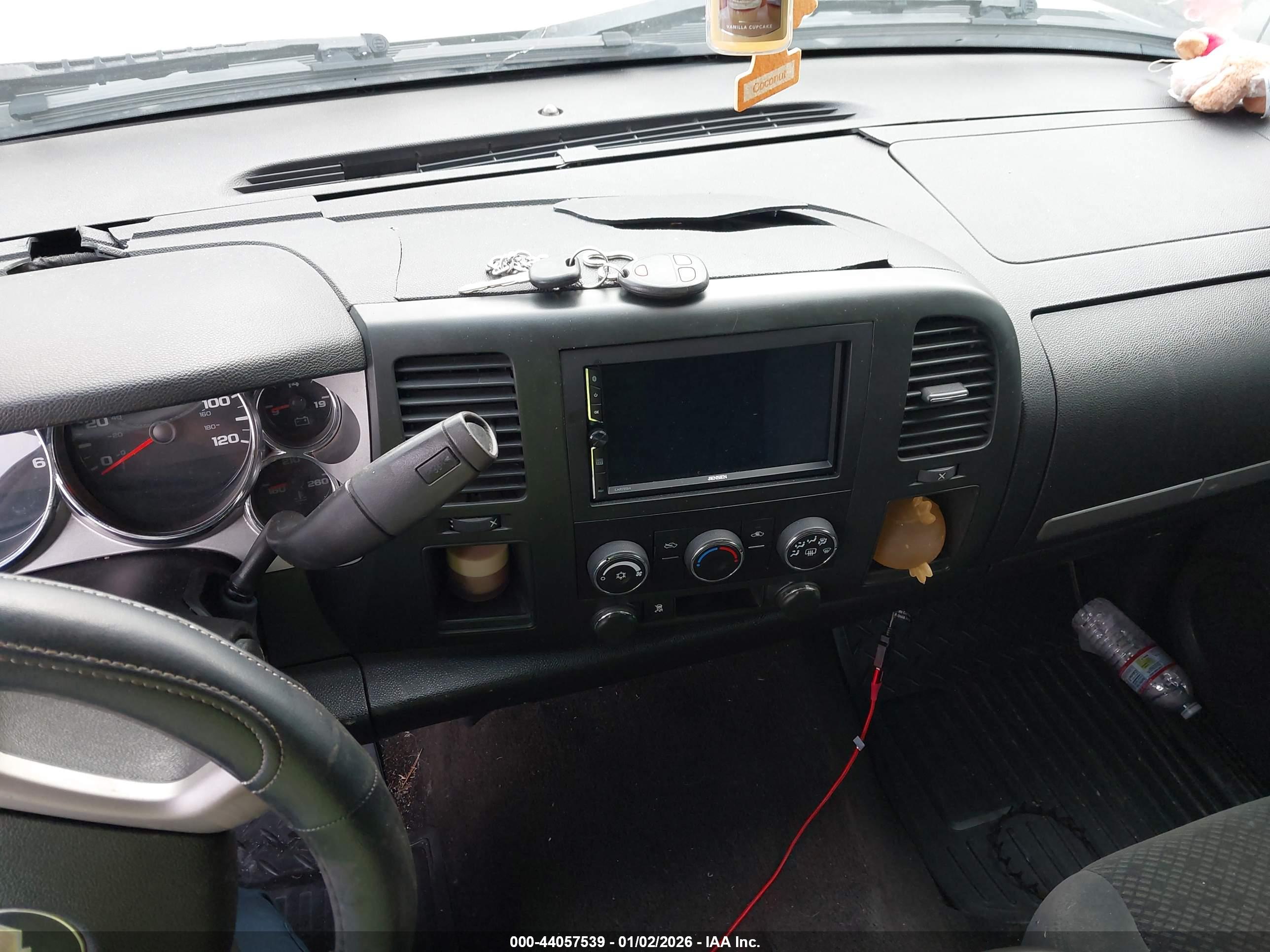 CHEVROLET SILVERADO image 11
