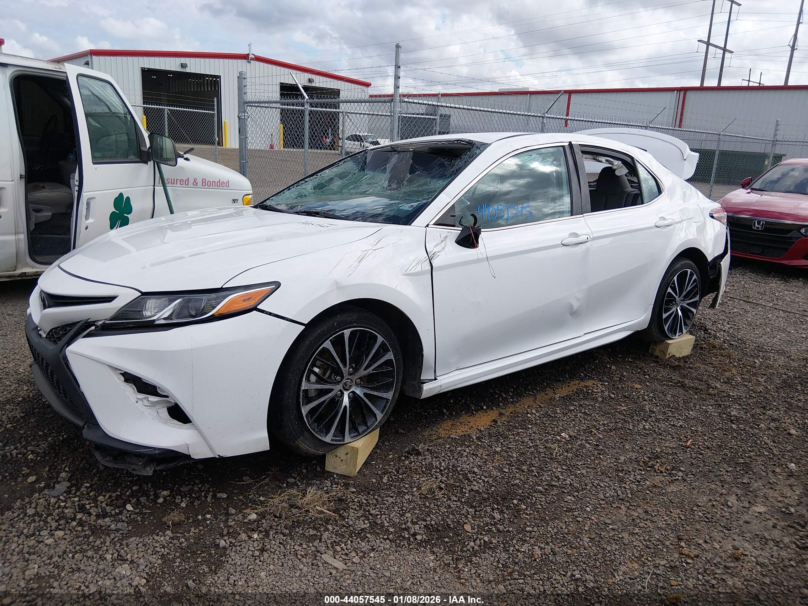 TOYOTA CAMRY image 2