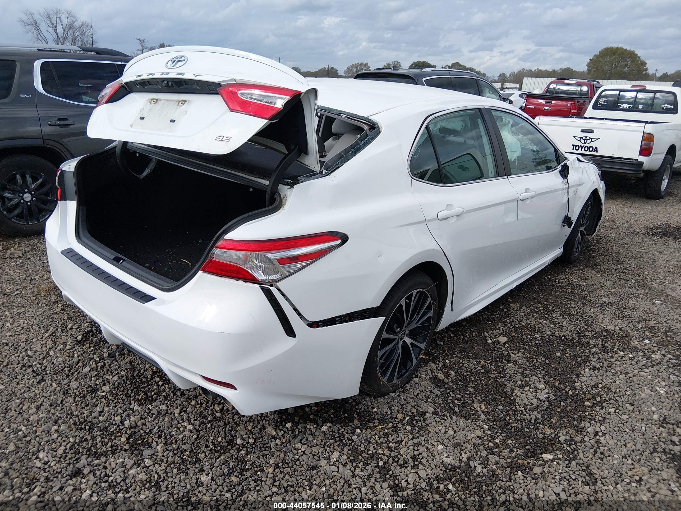 TOYOTA CAMRY image 4