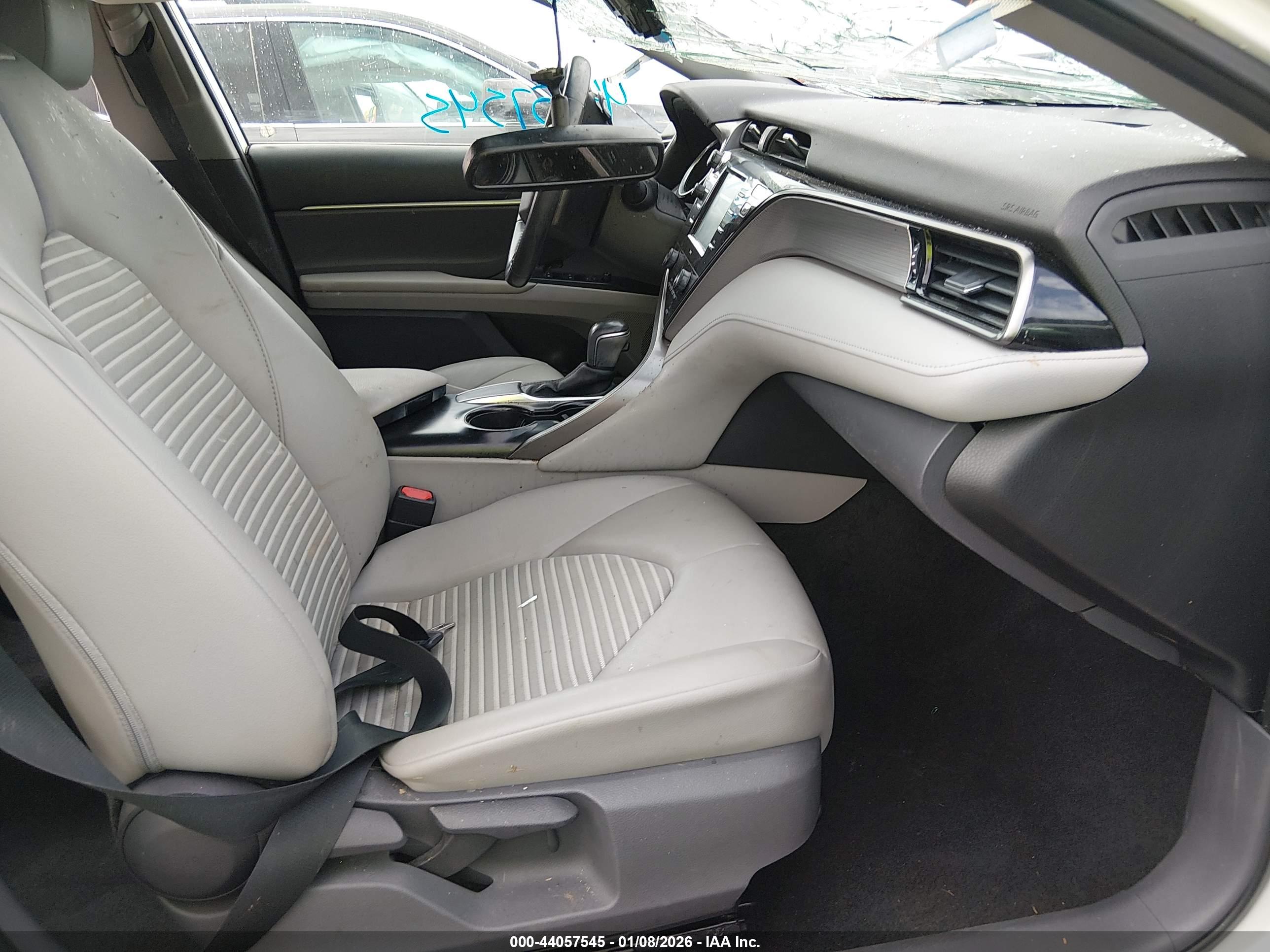 TOYOTA CAMRY image 5