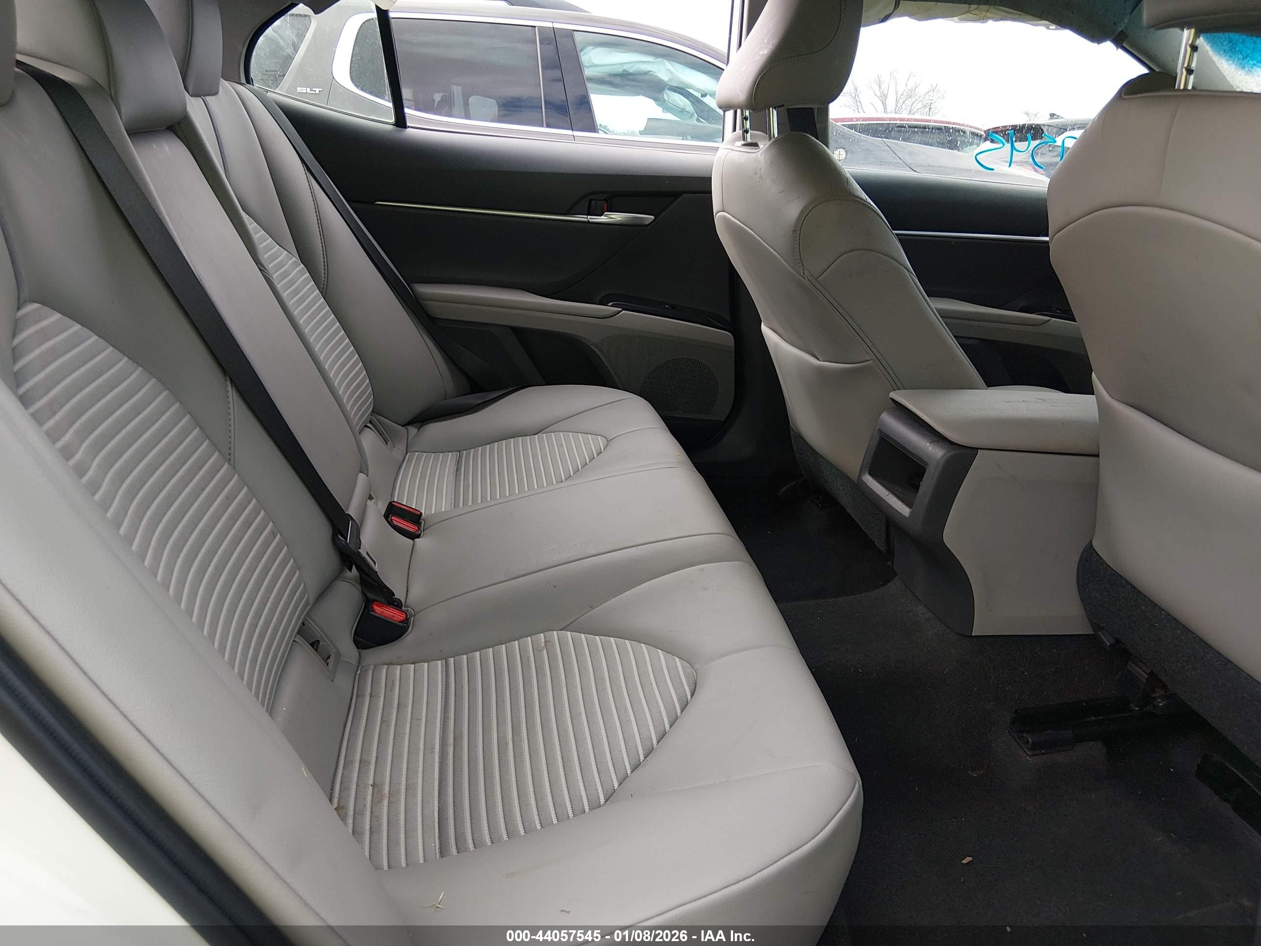 TOYOTA CAMRY image 8