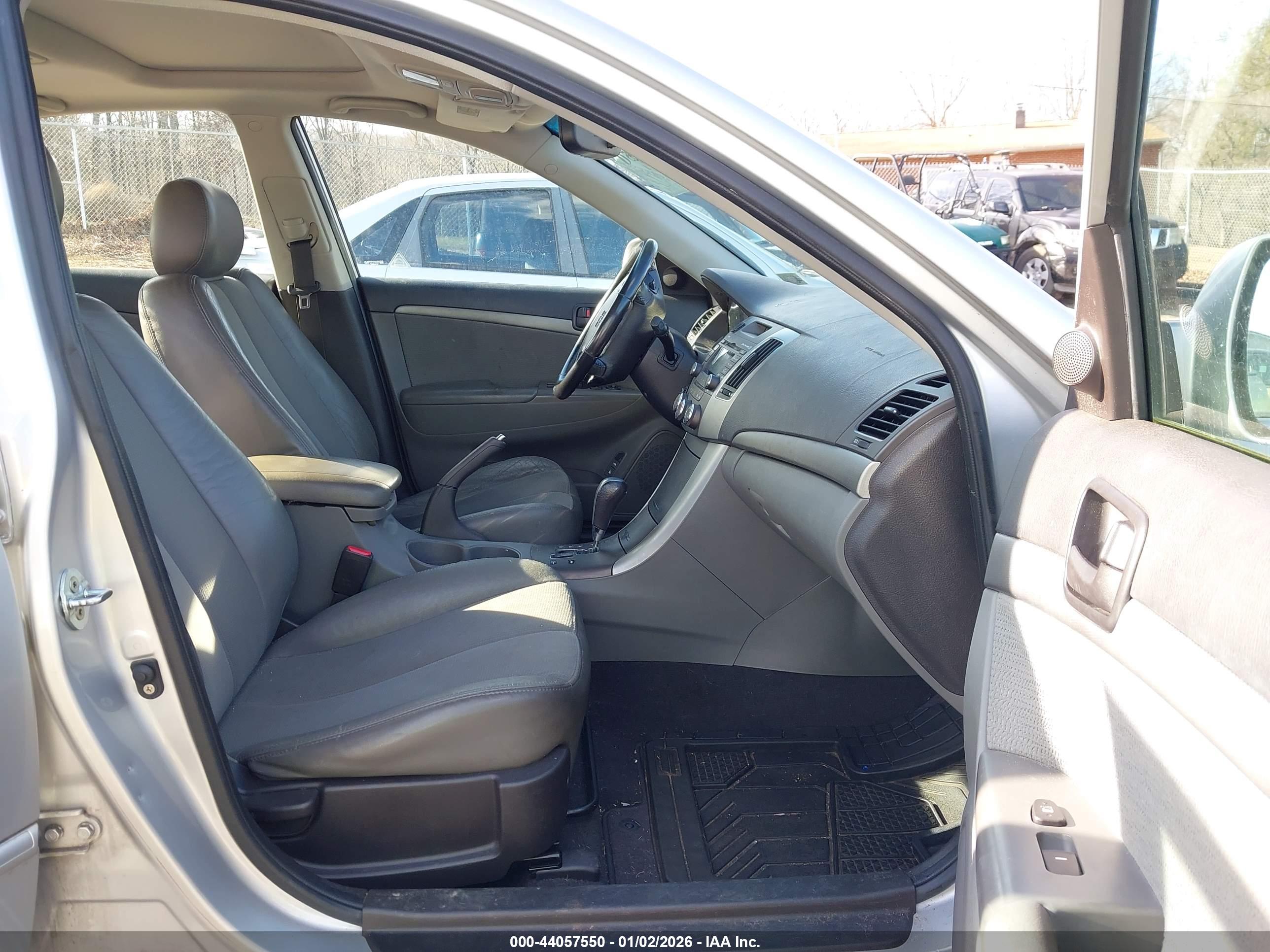 HYUNDAI SONATA image 5