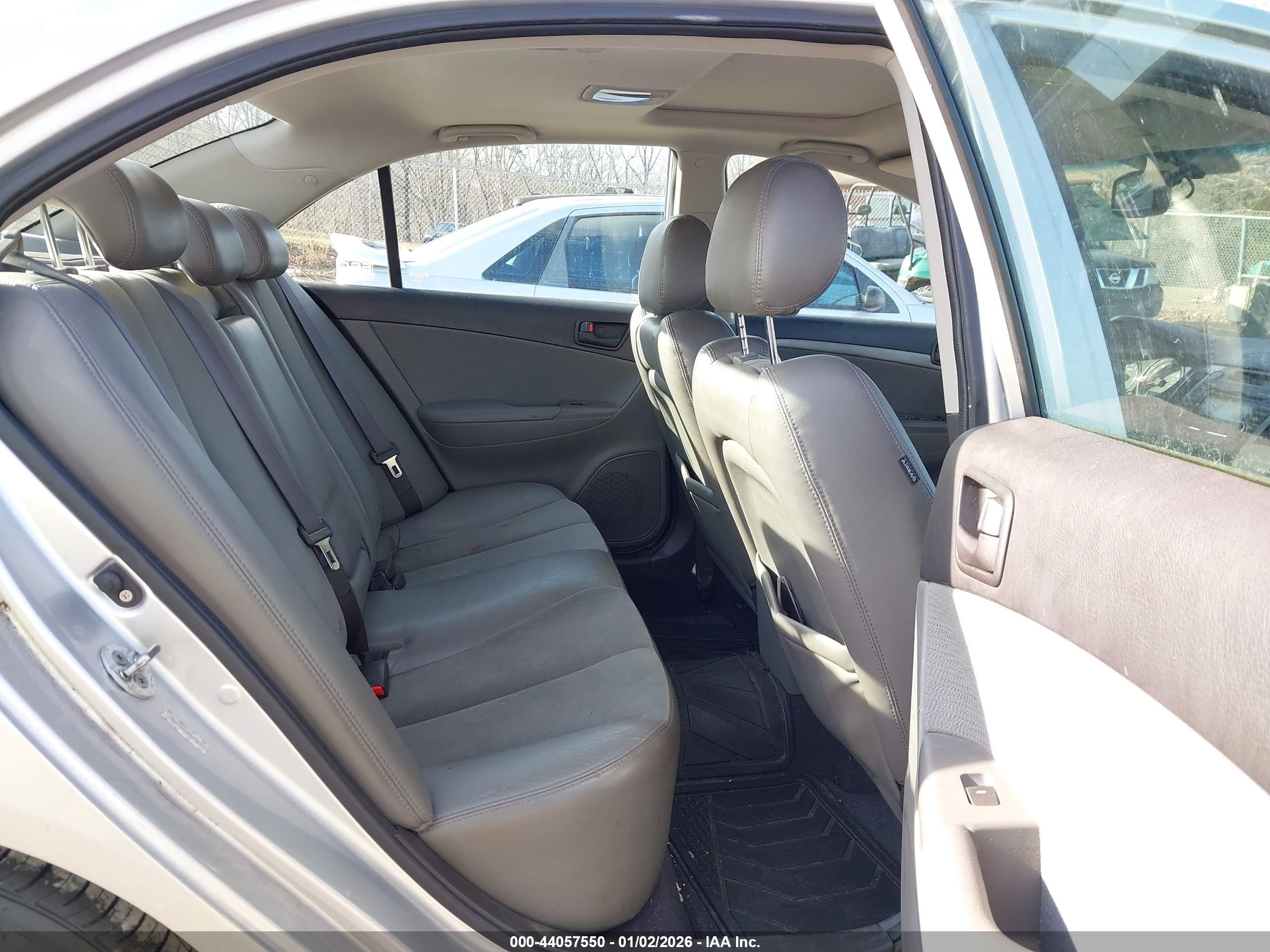 HYUNDAI SONATA image 8