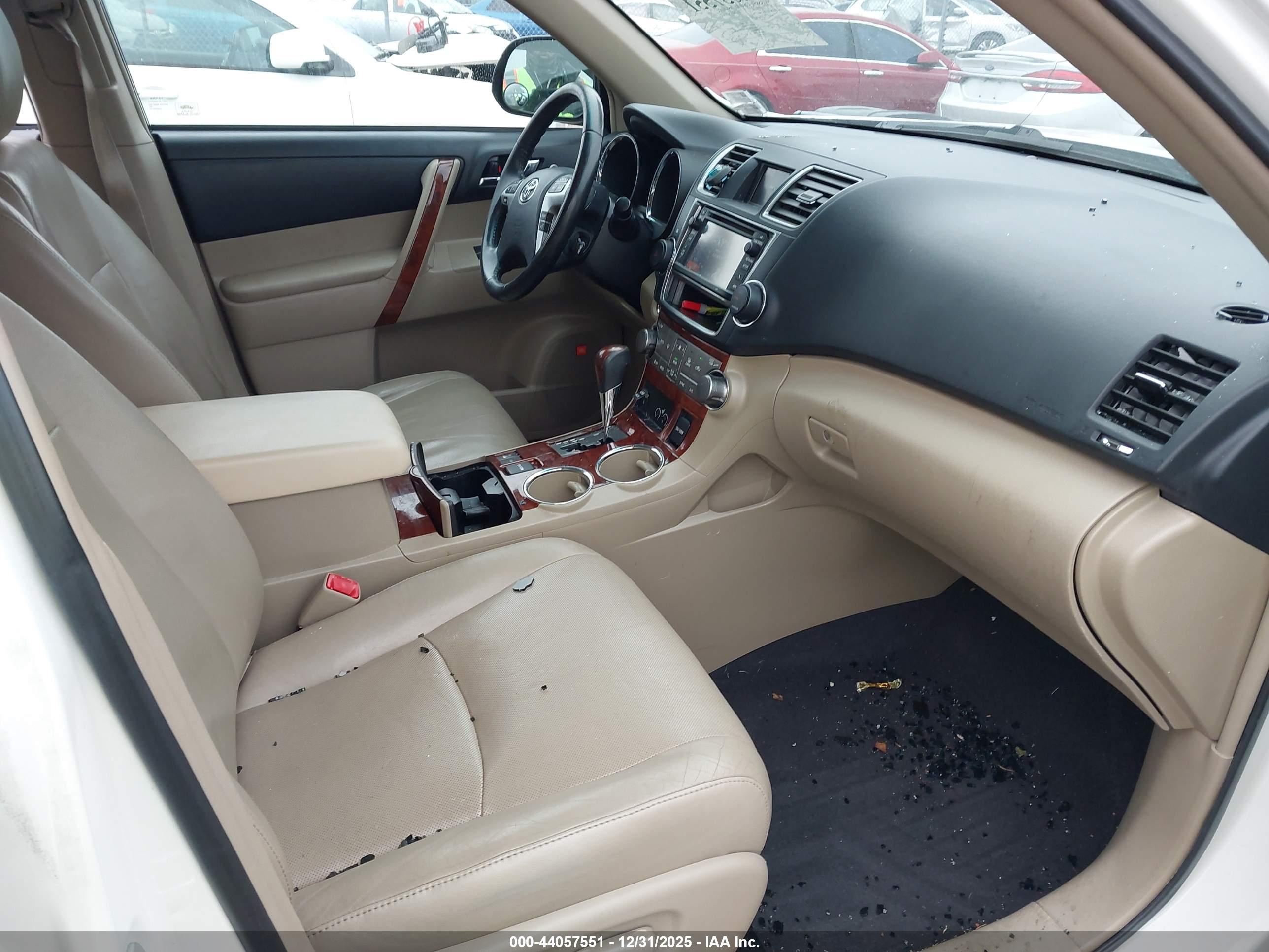 TOYOTA HIGHLANDER image 5