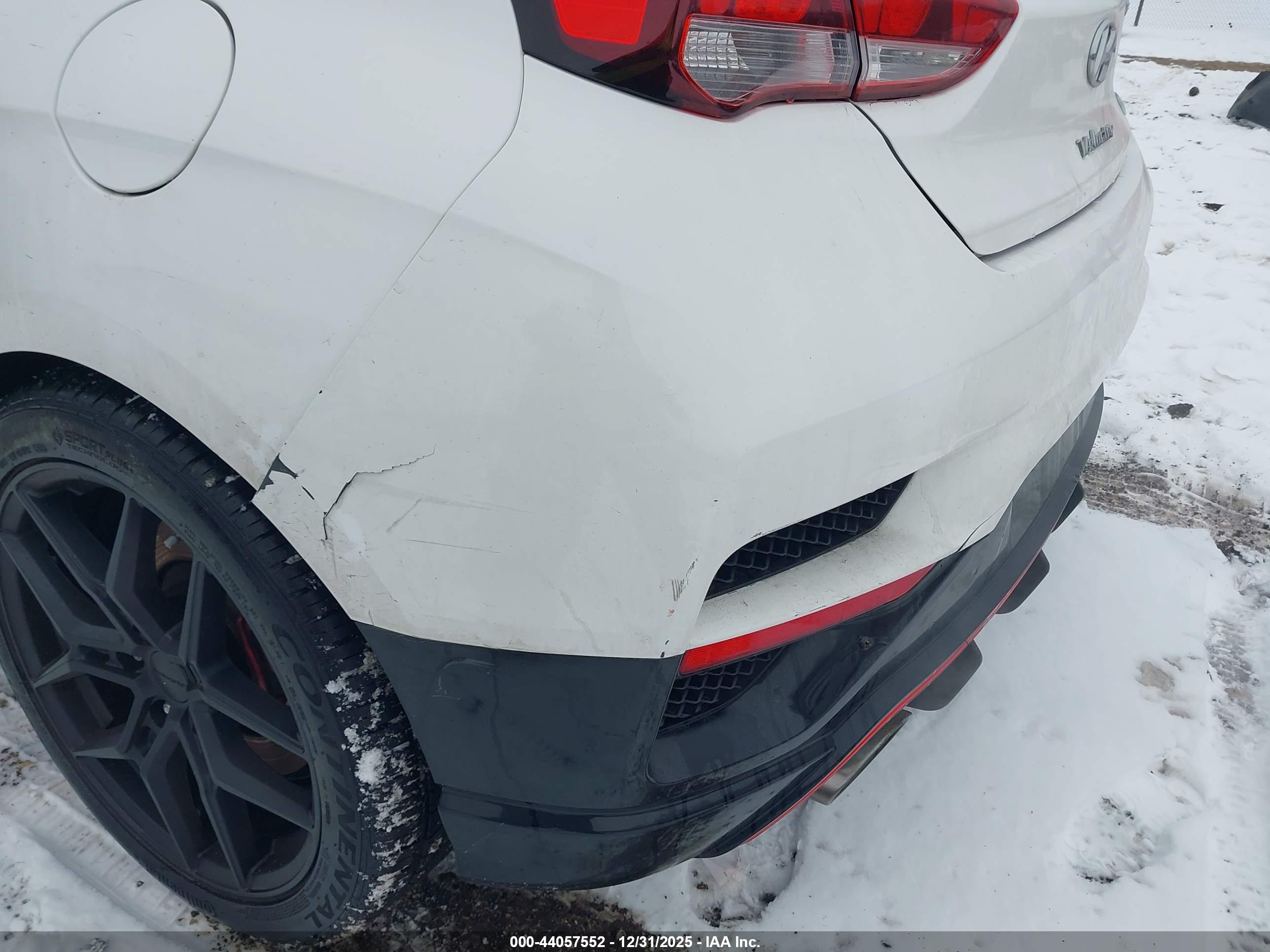 HYUNDAI VELOSTER image 6