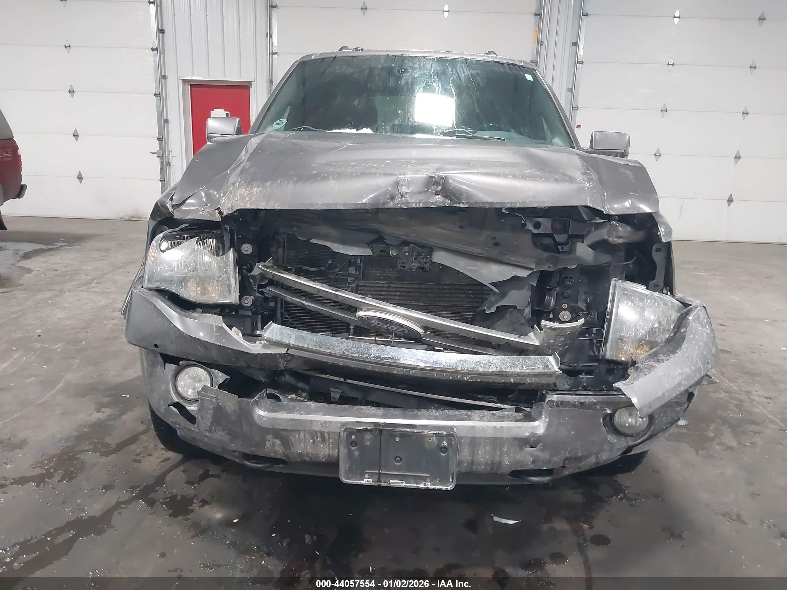 FORD EXPEDITION image 6