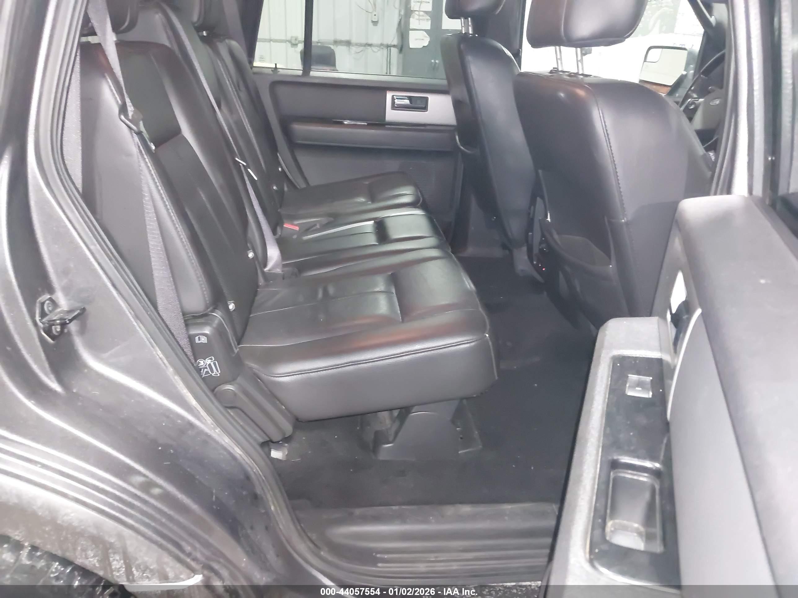 FORD EXPEDITION image 8