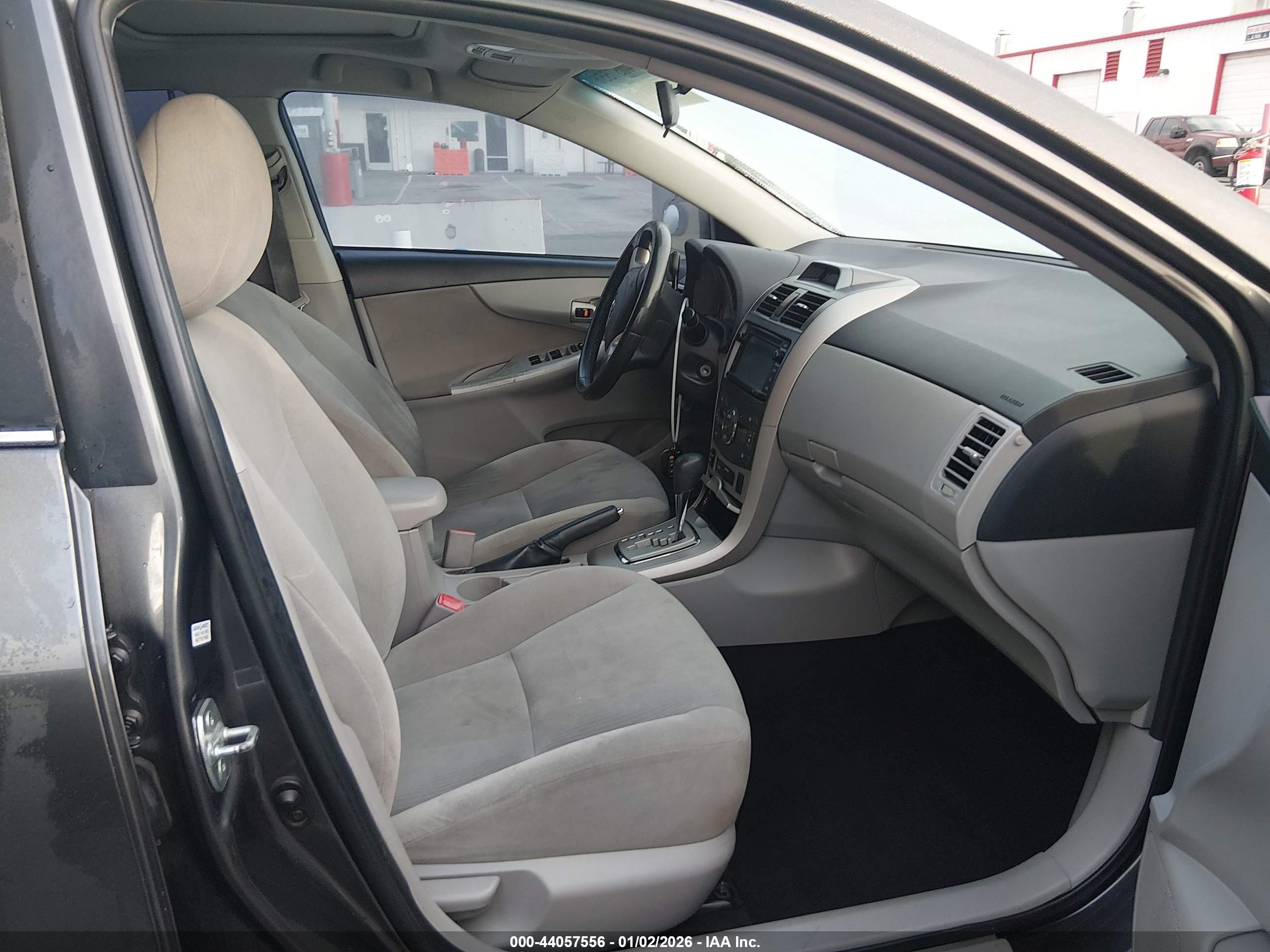 TOYOTA COROLLA image 5