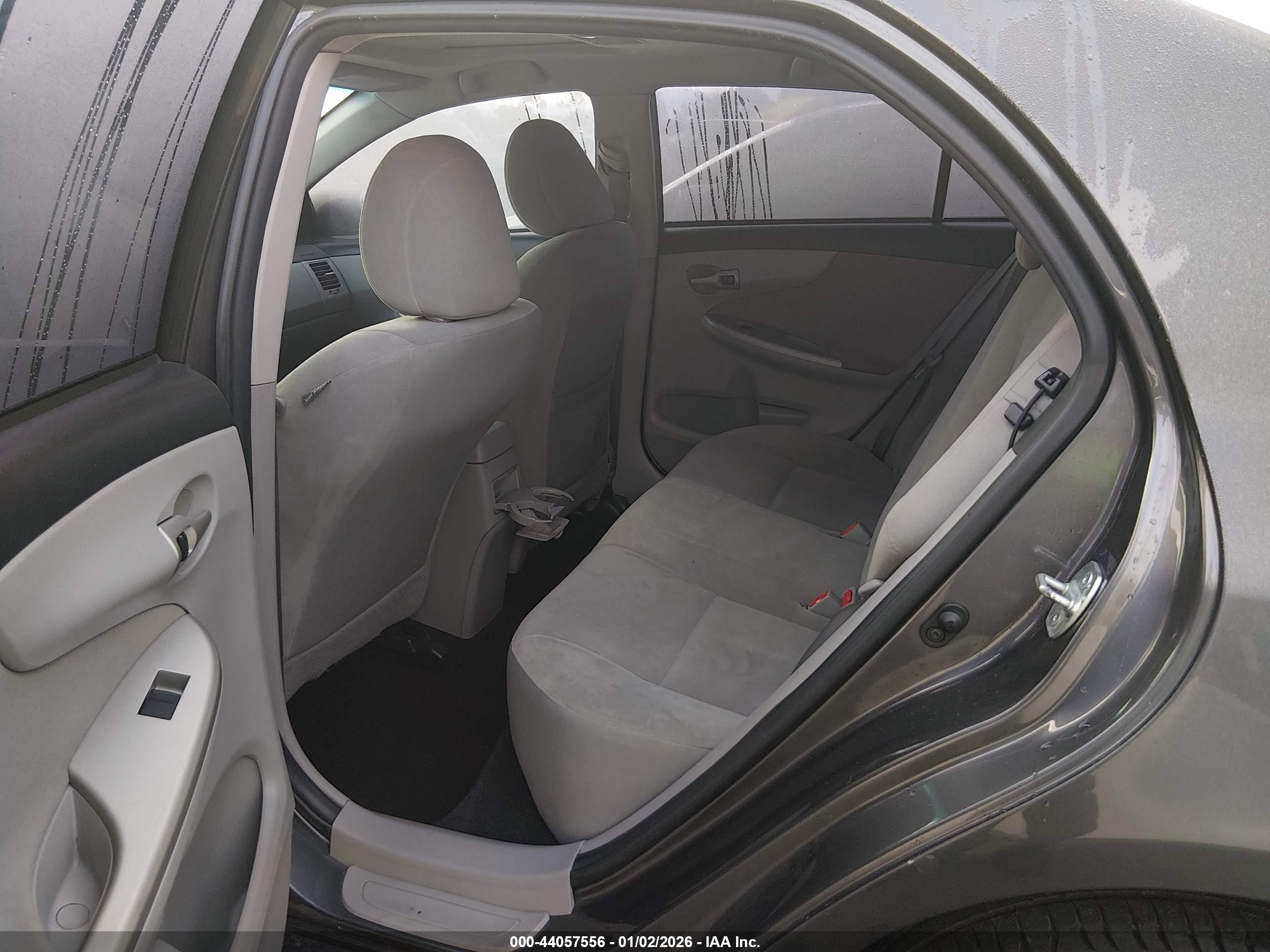 TOYOTA COROLLA image 8