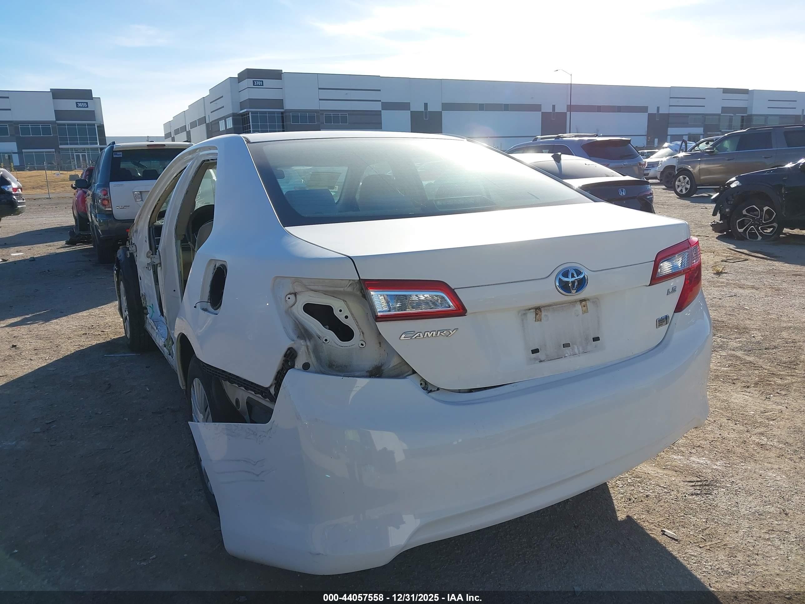 TOYOTA CAMRY image 3