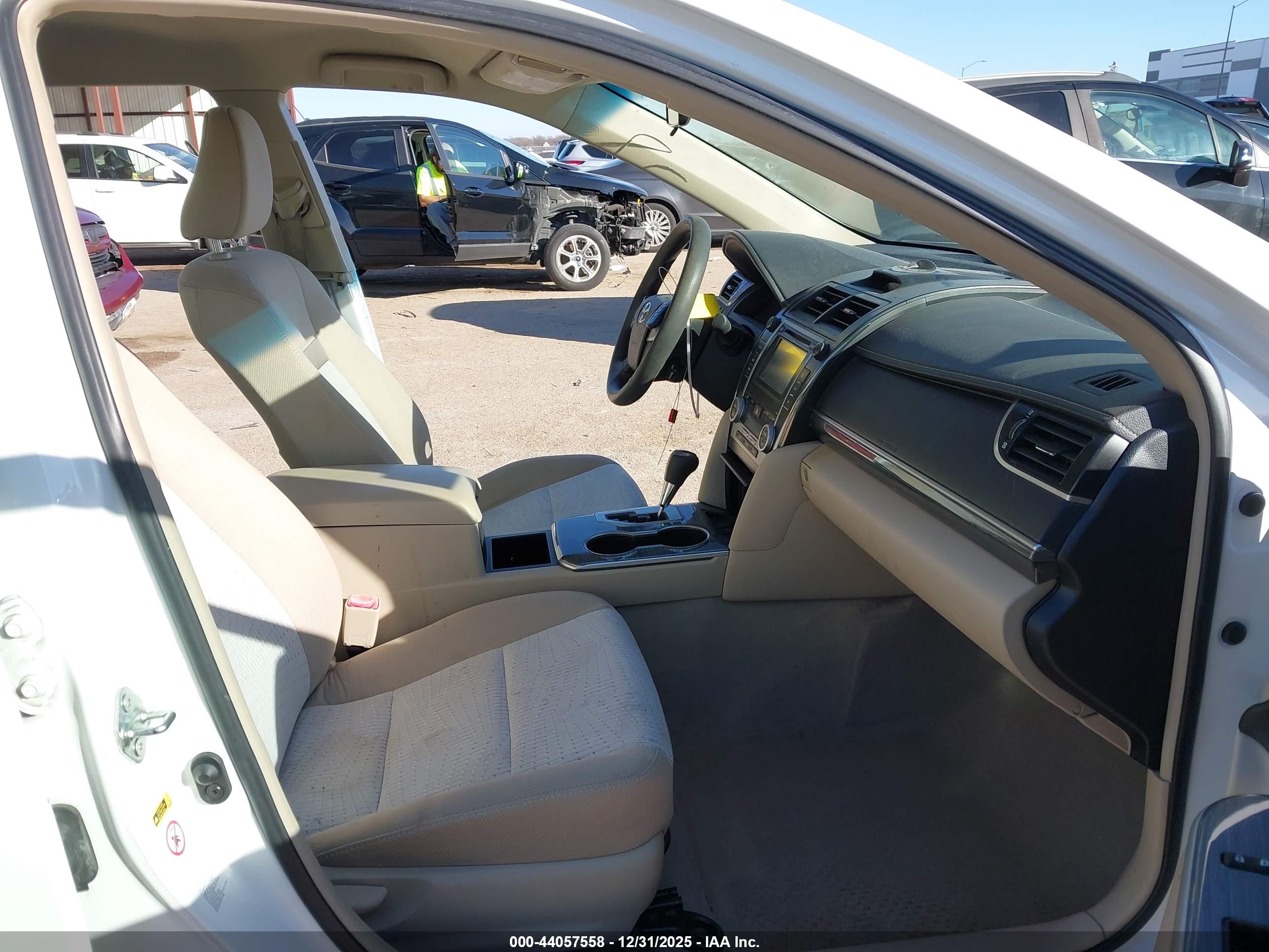 TOYOTA CAMRY image 5