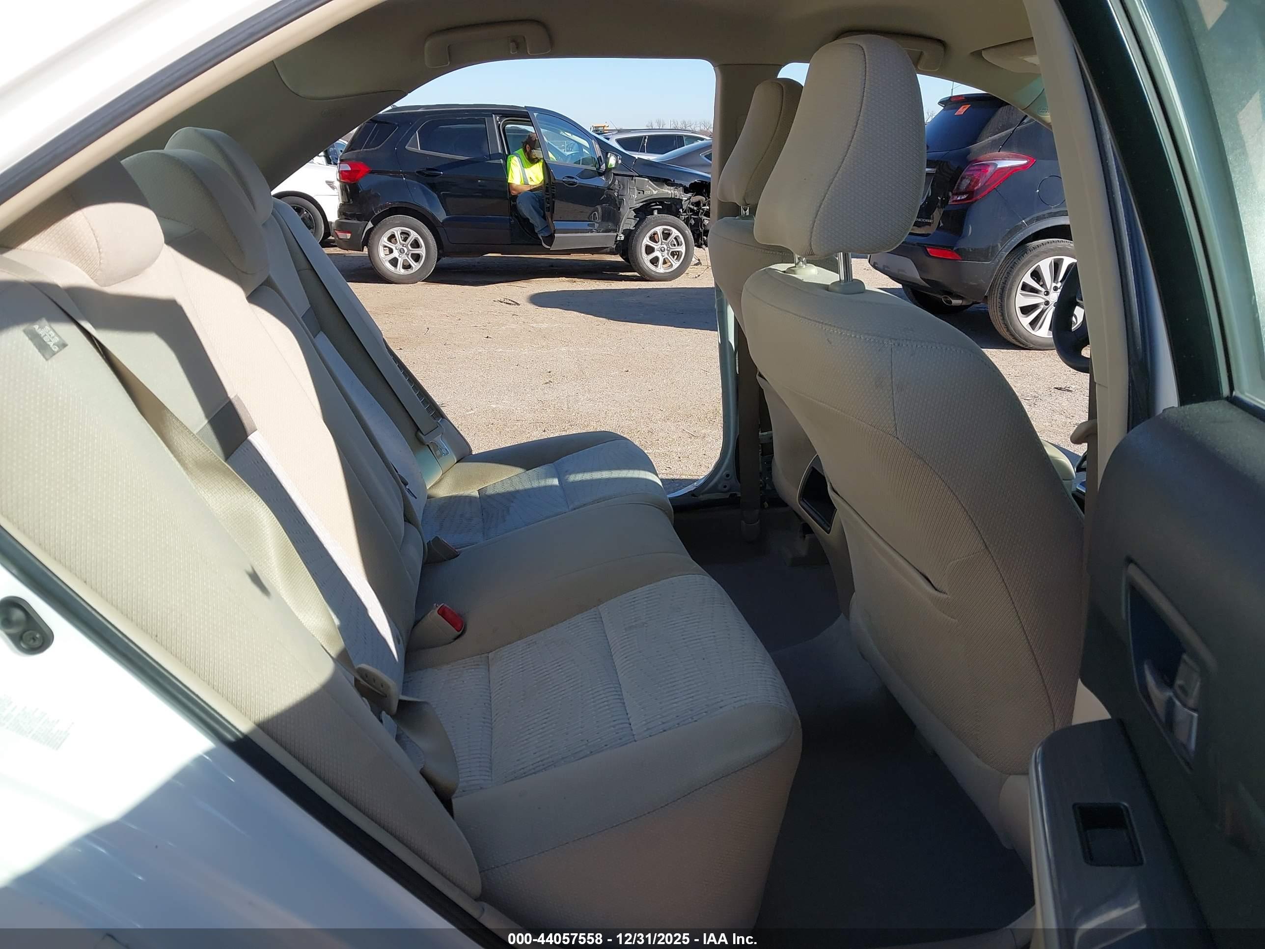 TOYOTA CAMRY image 8