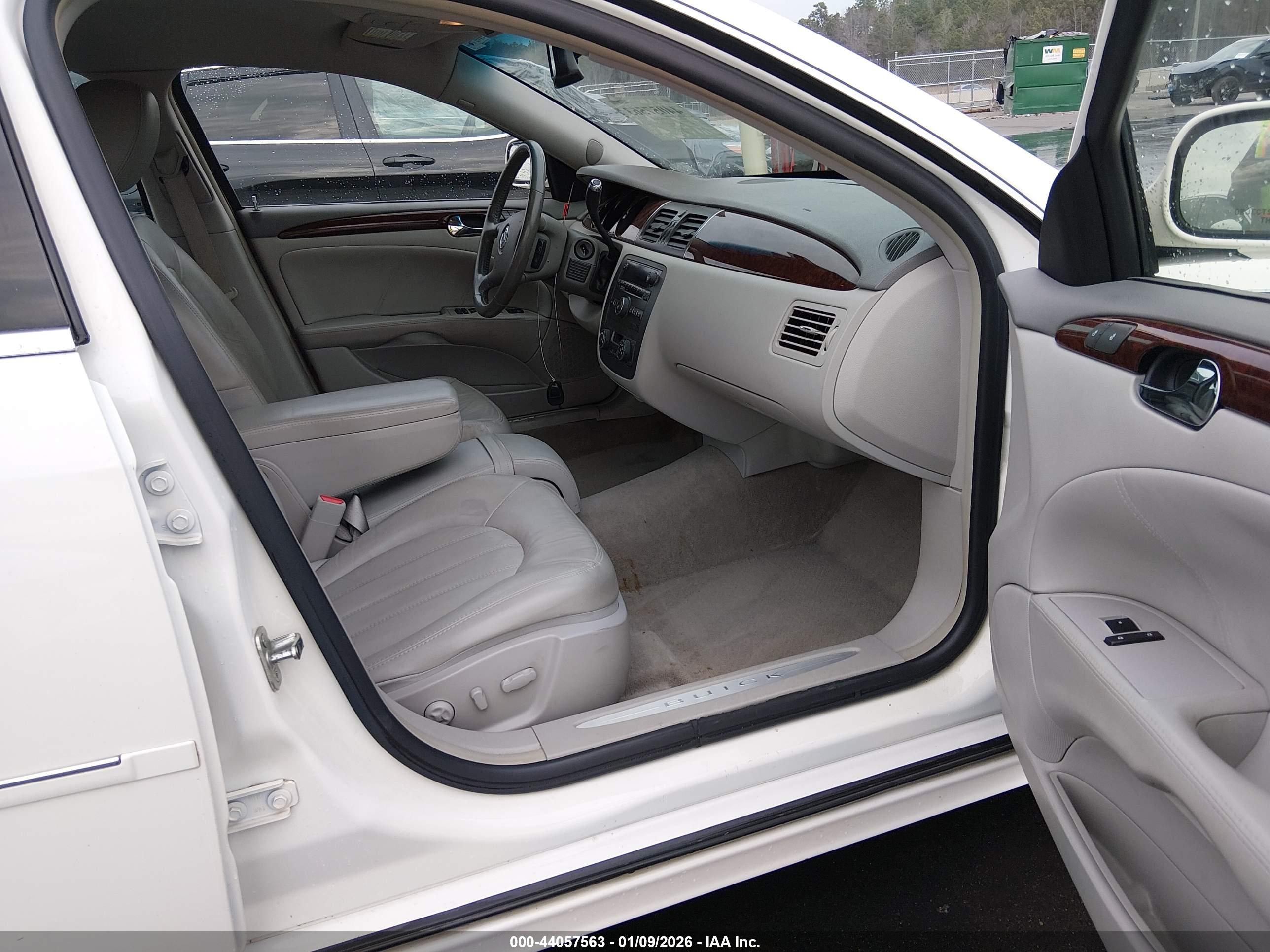BUICK LUCERNE image 5