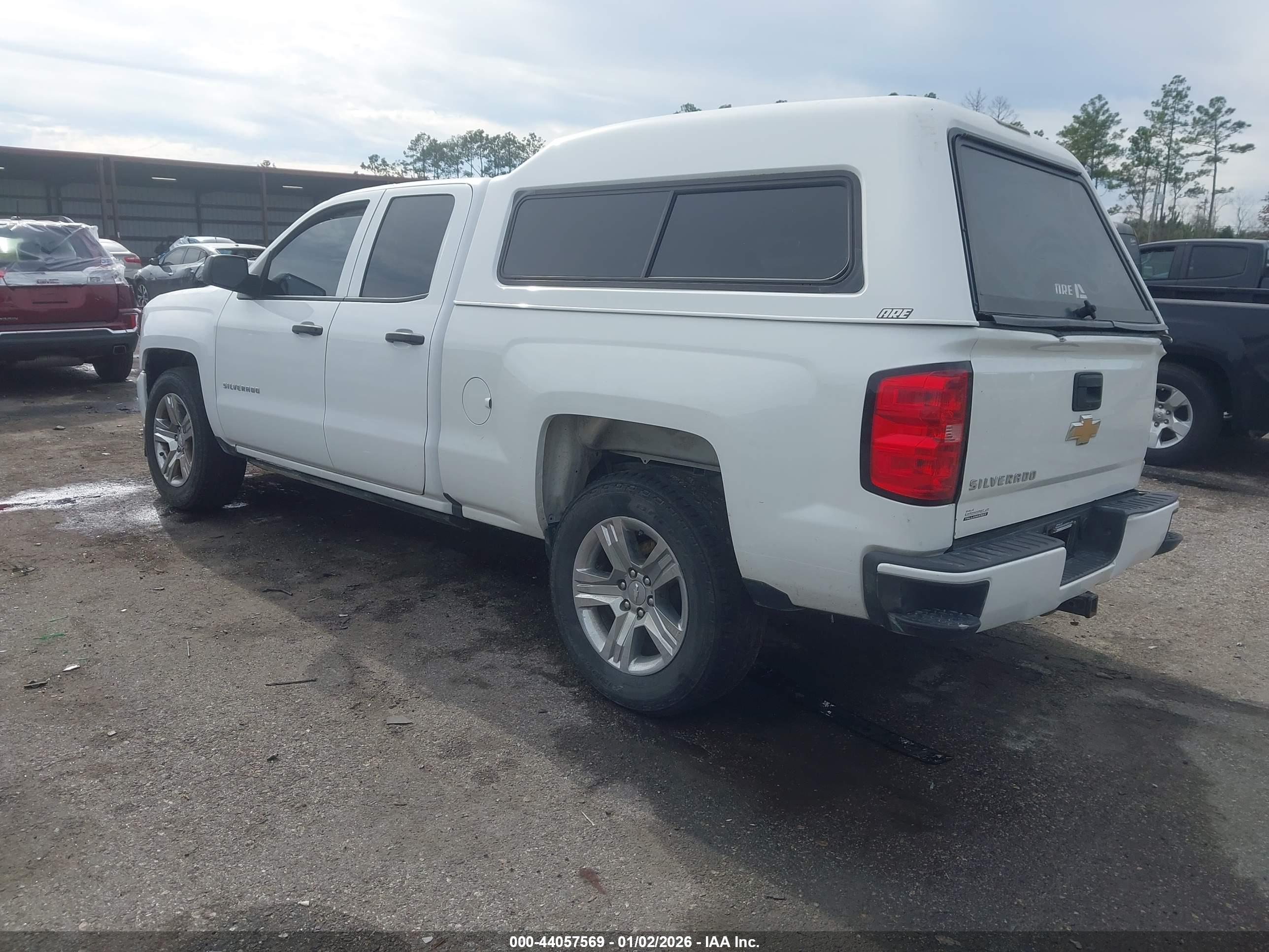 CHEVROLET SILVERADO image 3