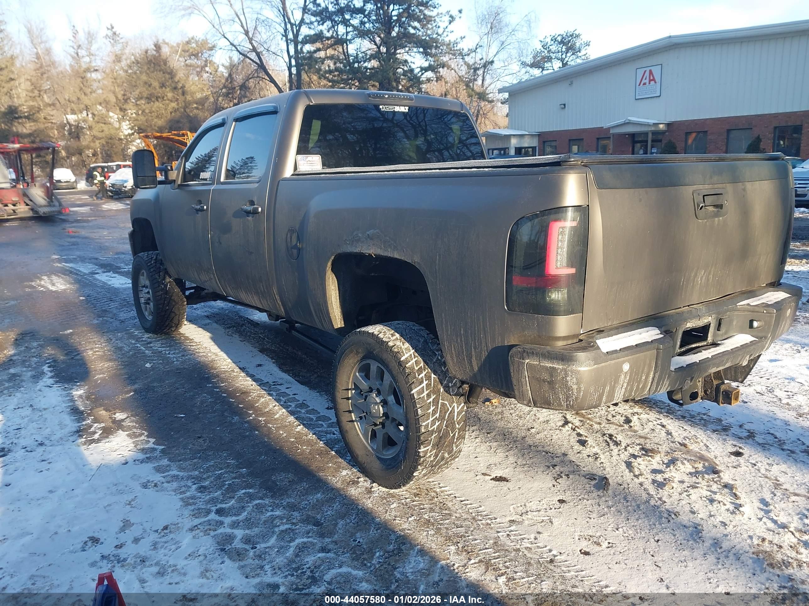 CHEVROLET SILVERADO image 3